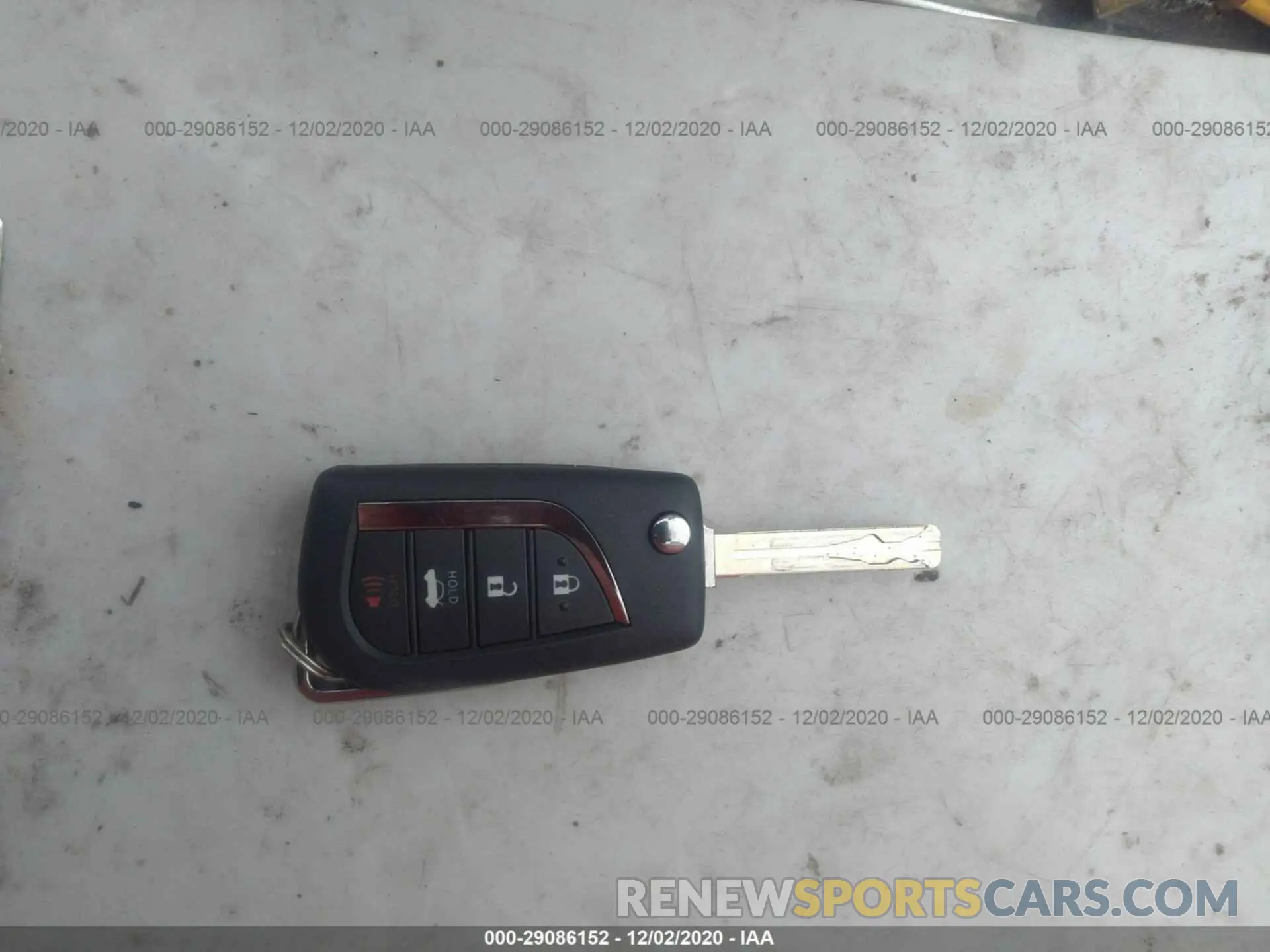 11 Photograph of a damaged car 4T1G11AK8LU333671 TOYOTA CAMRY 2020