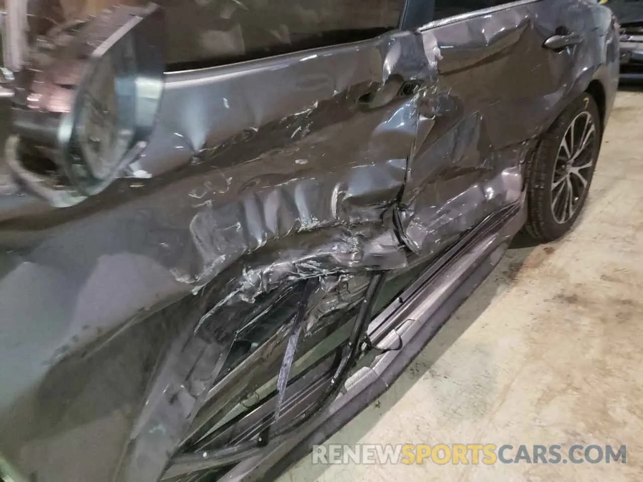 9 Photograph of a damaged car 4T1G11AK8LU339633 TOYOTA CAMRY 2020