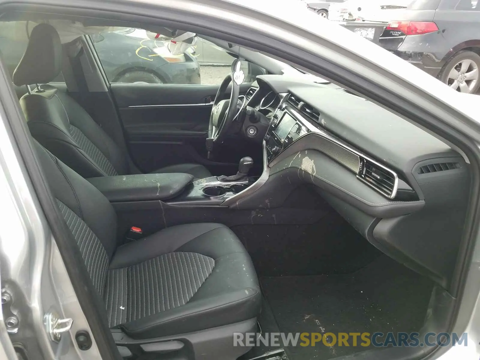 5 Photograph of a damaged car 4T1G11AK8LU340698 TOYOTA CAMRY 2020