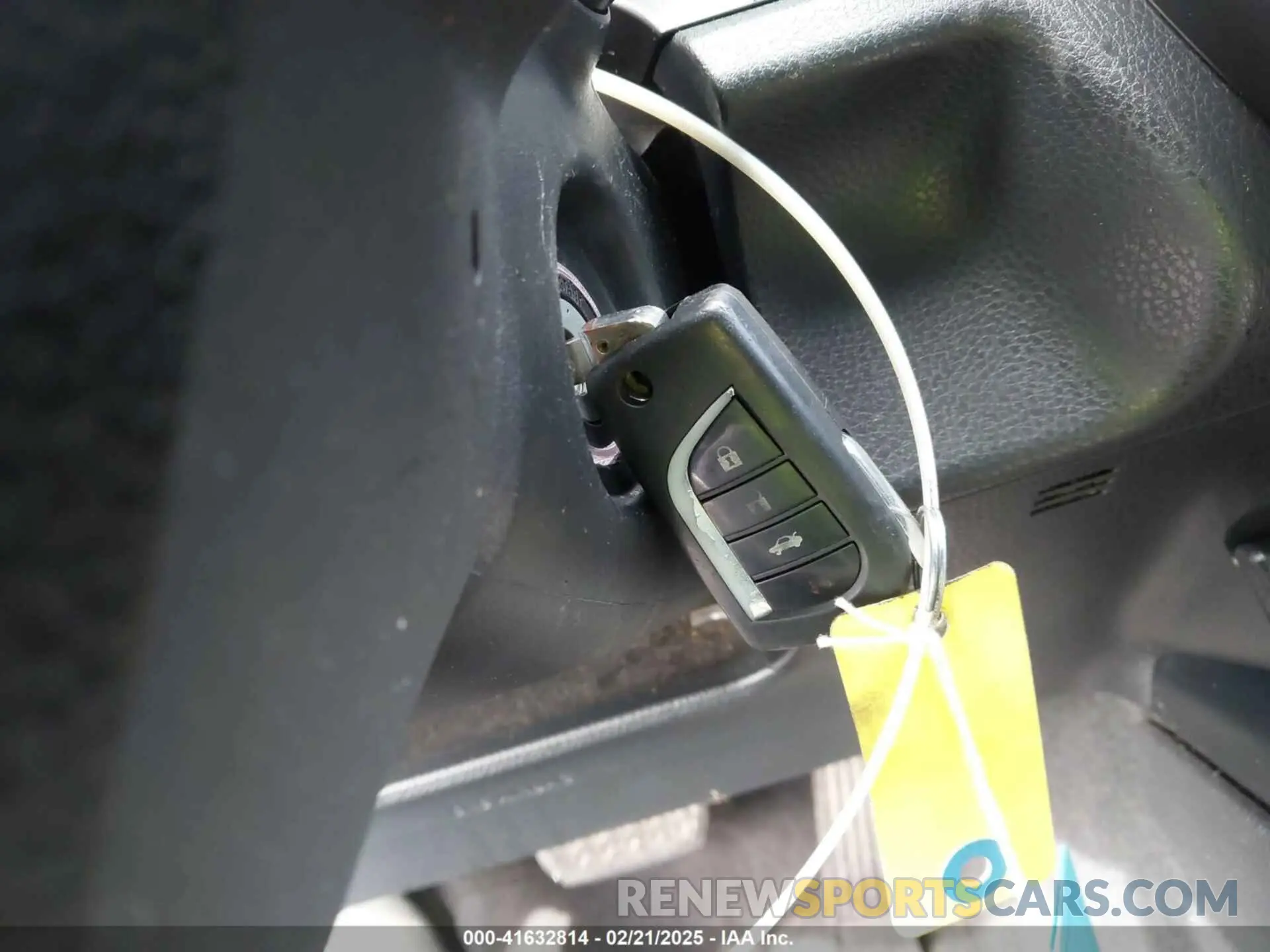 11 Photograph of a damaged car 4T1G11AK8LU346372 TOYOTA CAMRY 2020