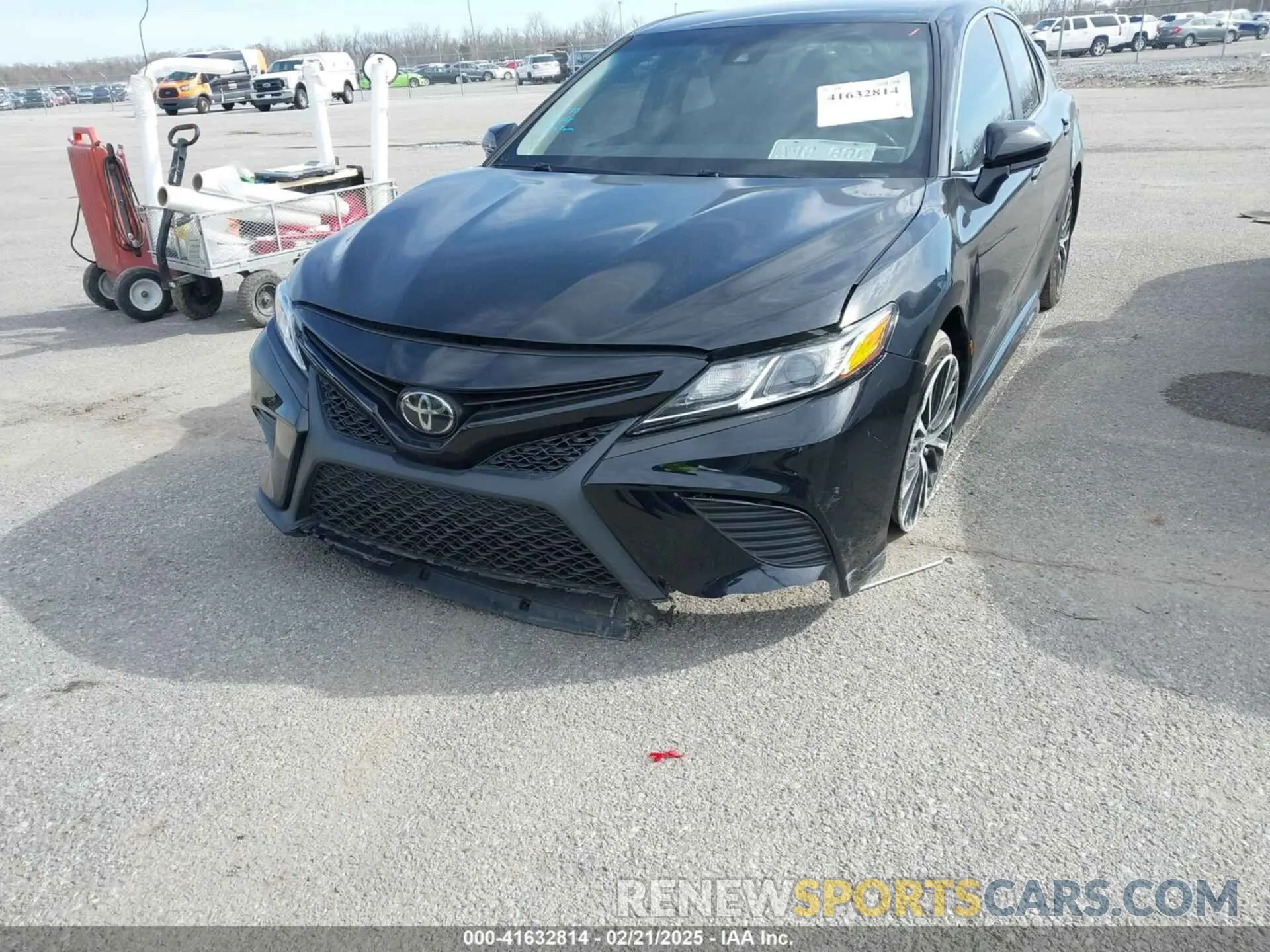 6 Photograph of a damaged car 4T1G11AK8LU346372 TOYOTA CAMRY 2020