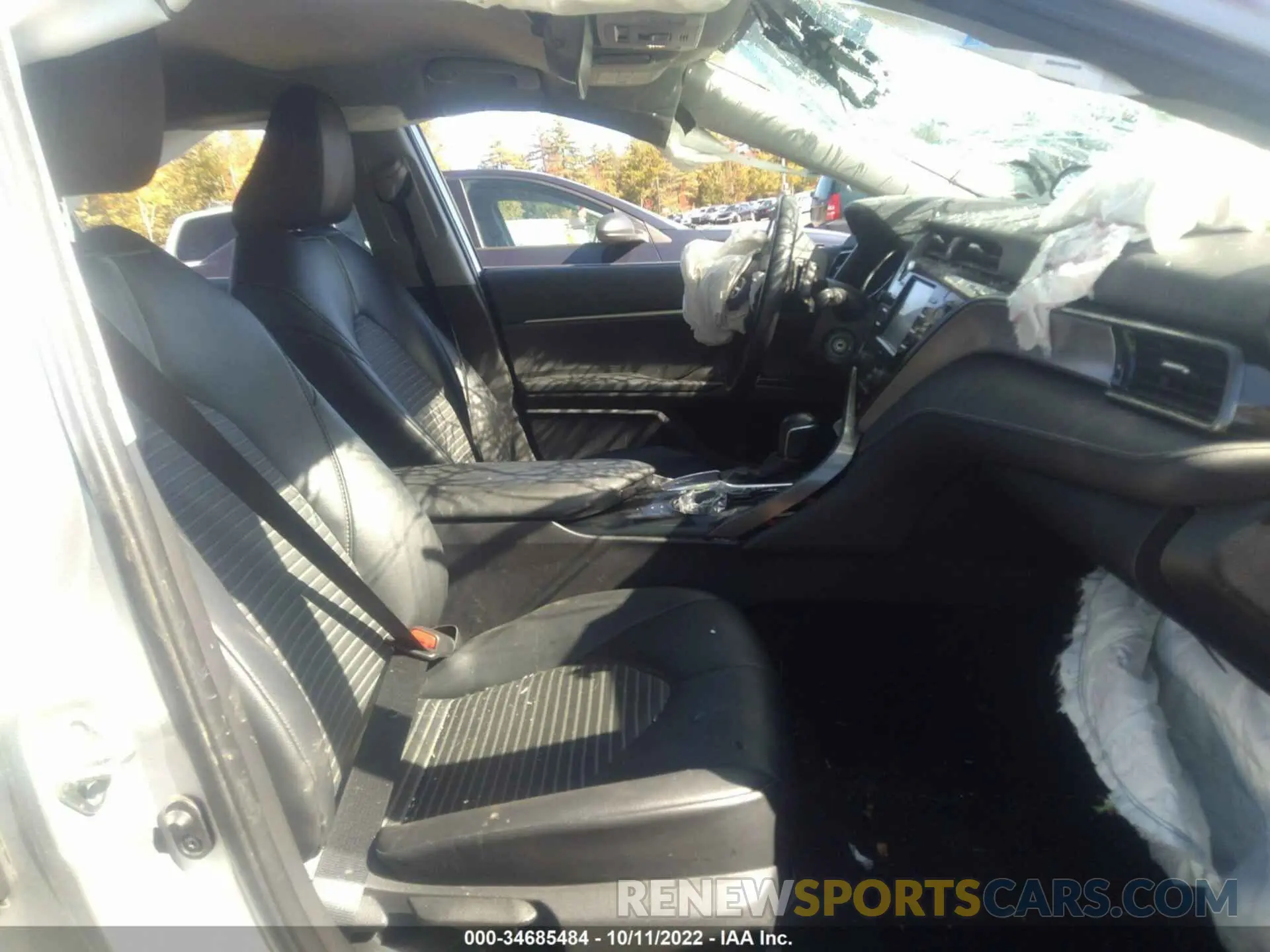 5 Photograph of a damaged car 4T1G11AK8LU360305 TOYOTA CAMRY 2020