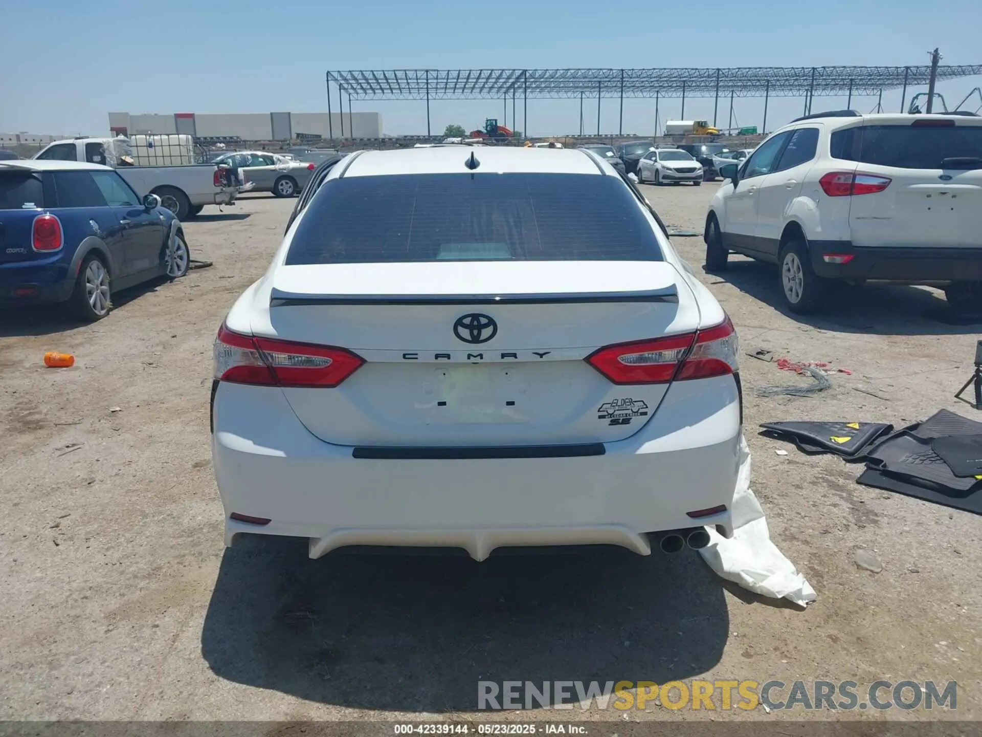 16 Фотография поврежденного автомобиля 4T1G11AK8LU362863 TOYOTA CAMRY 2020