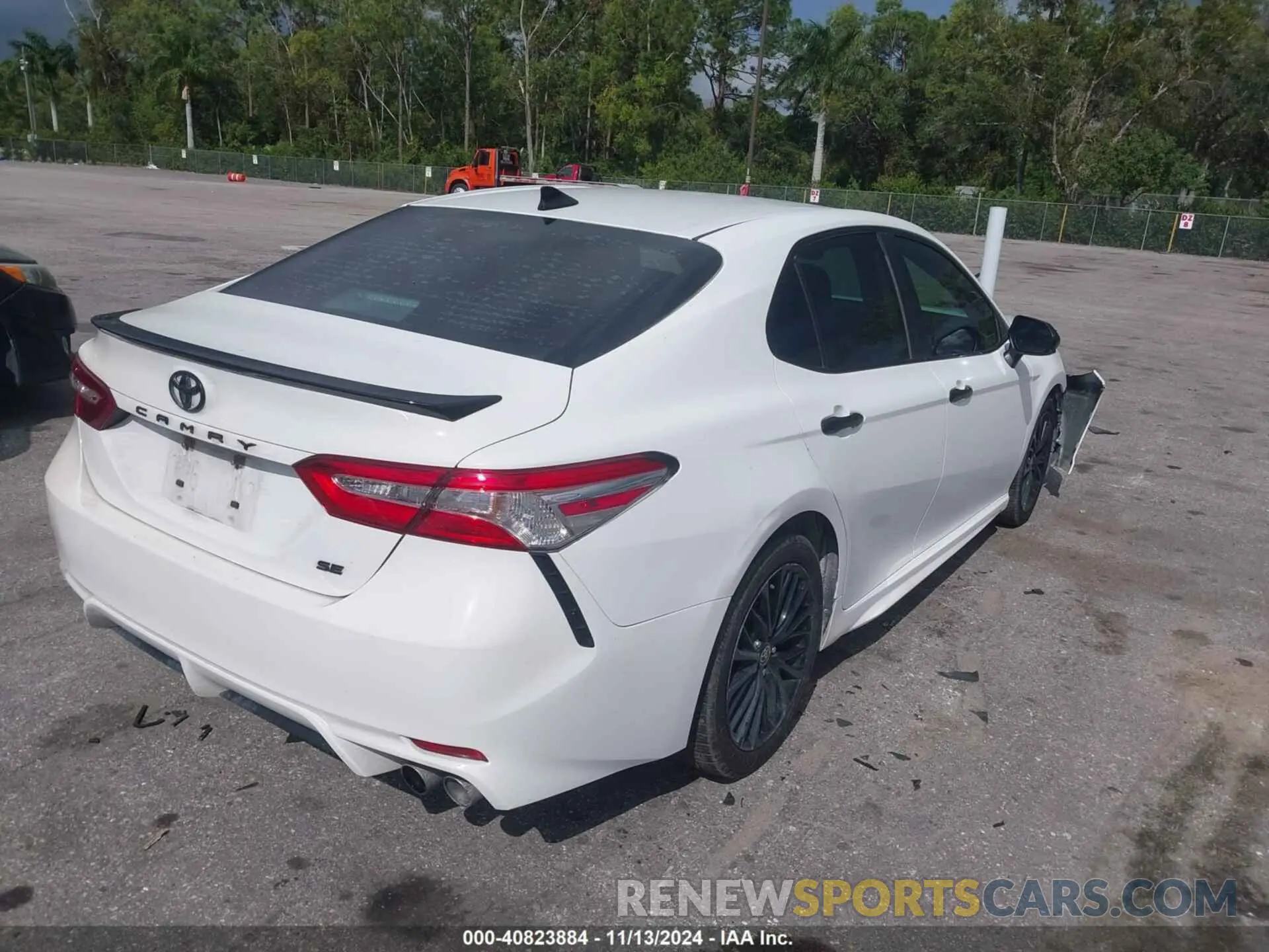 4 Photograph of a damaged car 4T1G11AK8LU372177 TOYOTA CAMRY 2020