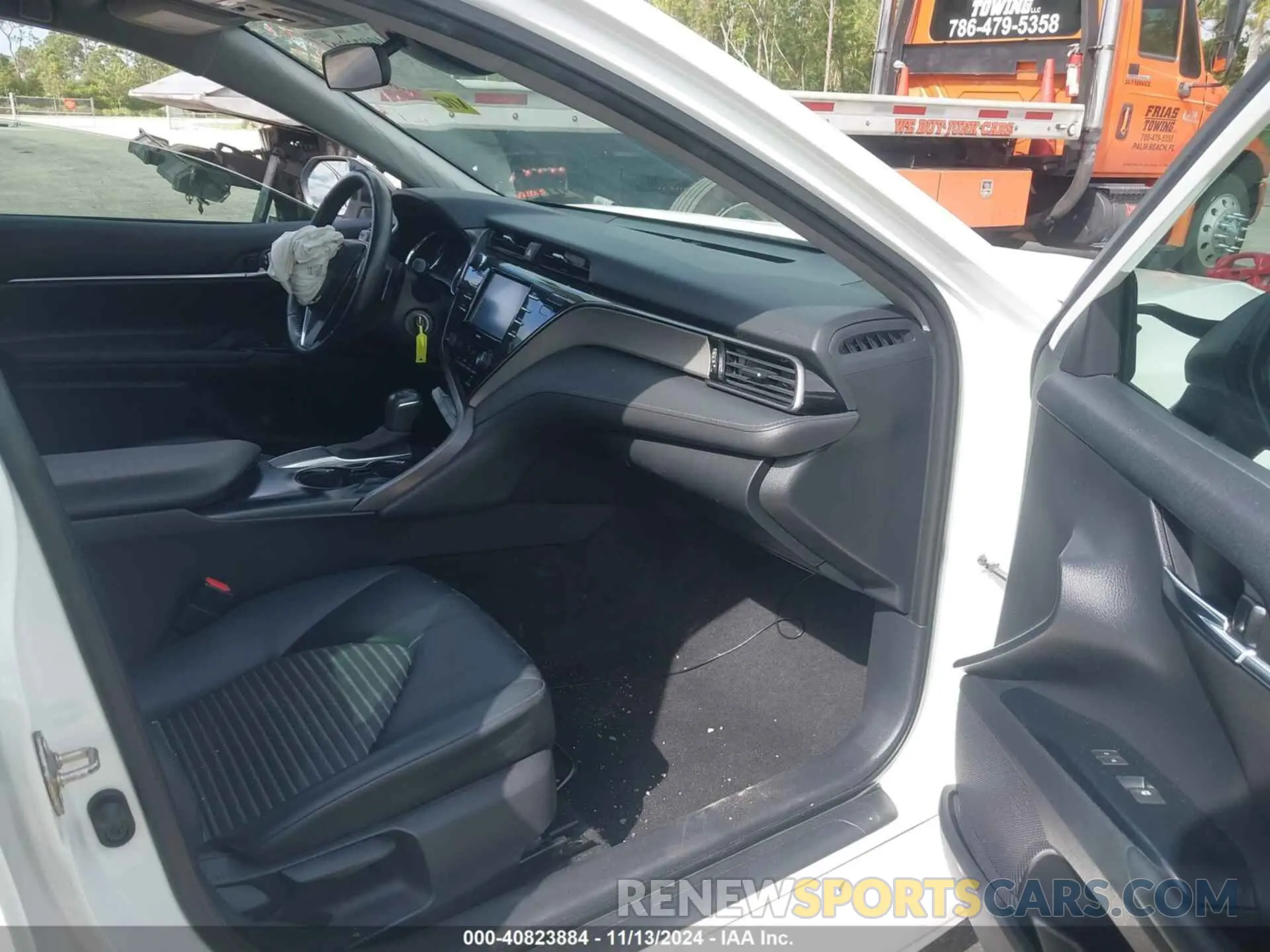 5 Photograph of a damaged car 4T1G11AK8LU372177 TOYOTA CAMRY 2020