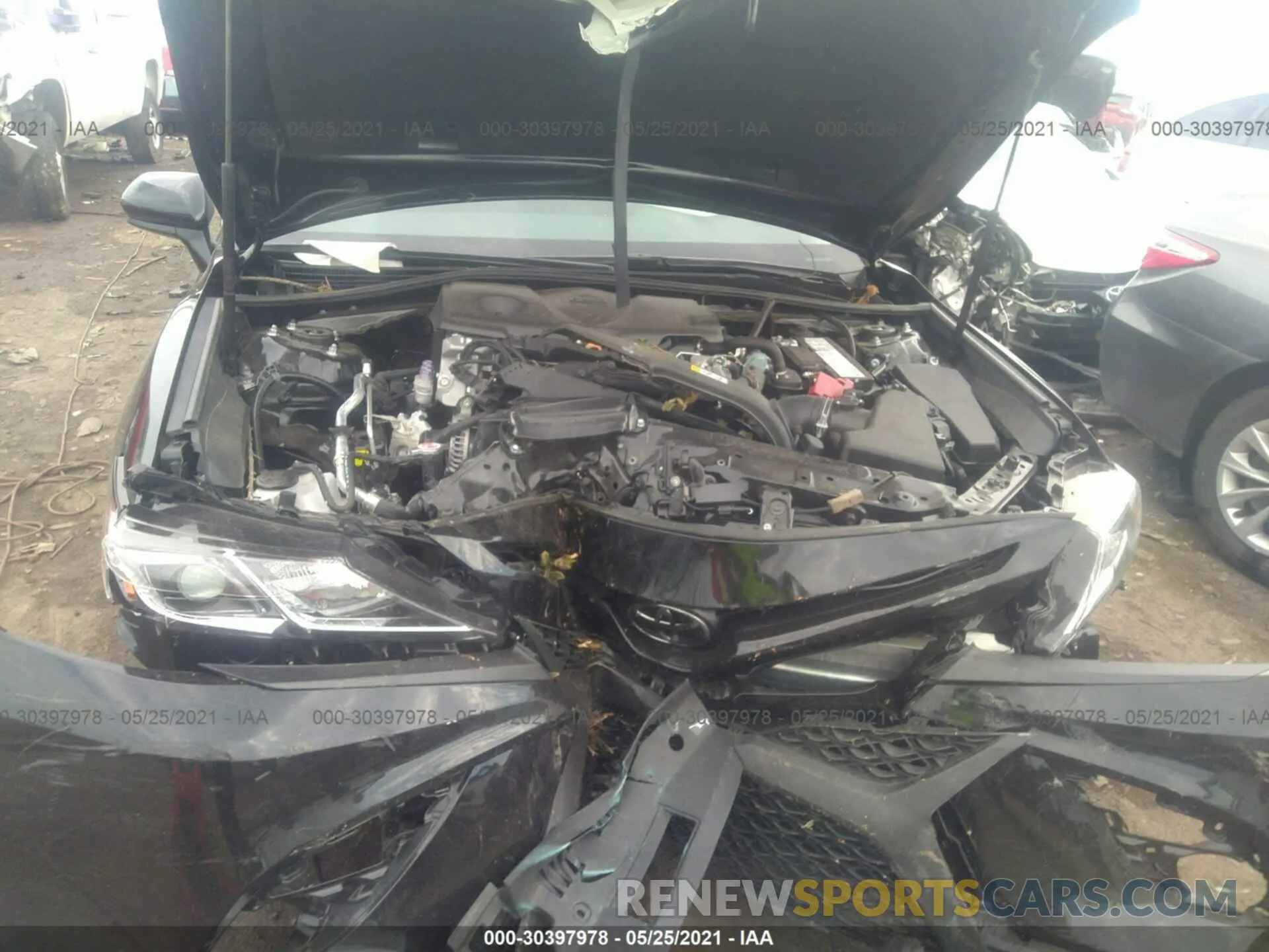 10 Photograph of a damaged car 4T1G11AK8LU386984 TOYOTA CAMRY 2020