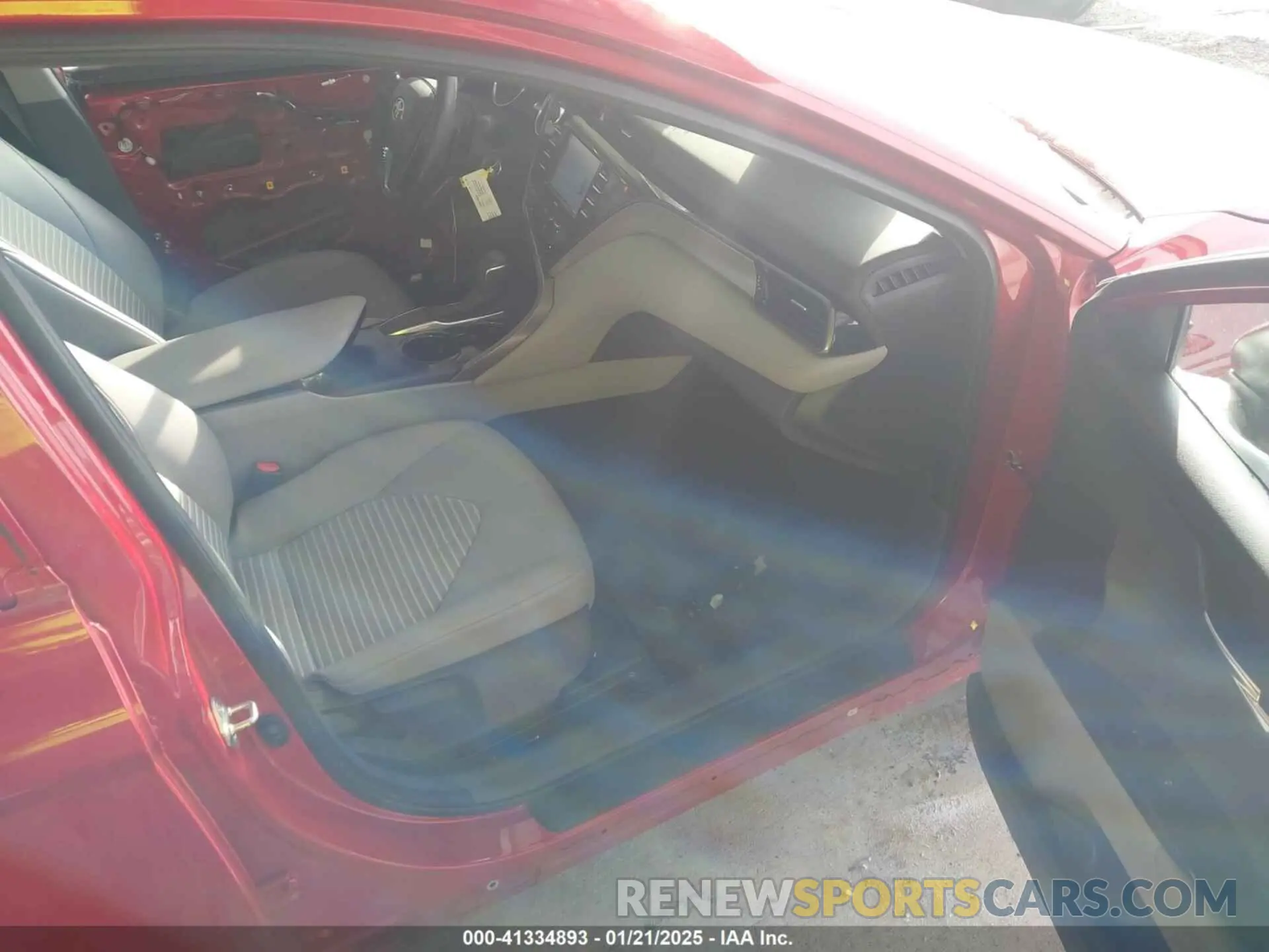 5 Photograph of a damaged car 4T1G11AK8LU390307 TOYOTA CAMRY 2020