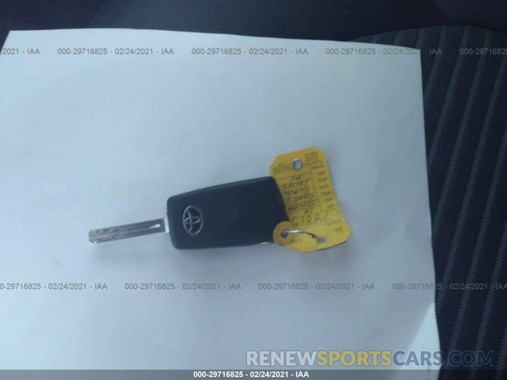 11 Photograph of a damaged car 4T1G11AK8LU391019 TOYOTA CAMRY 2020
