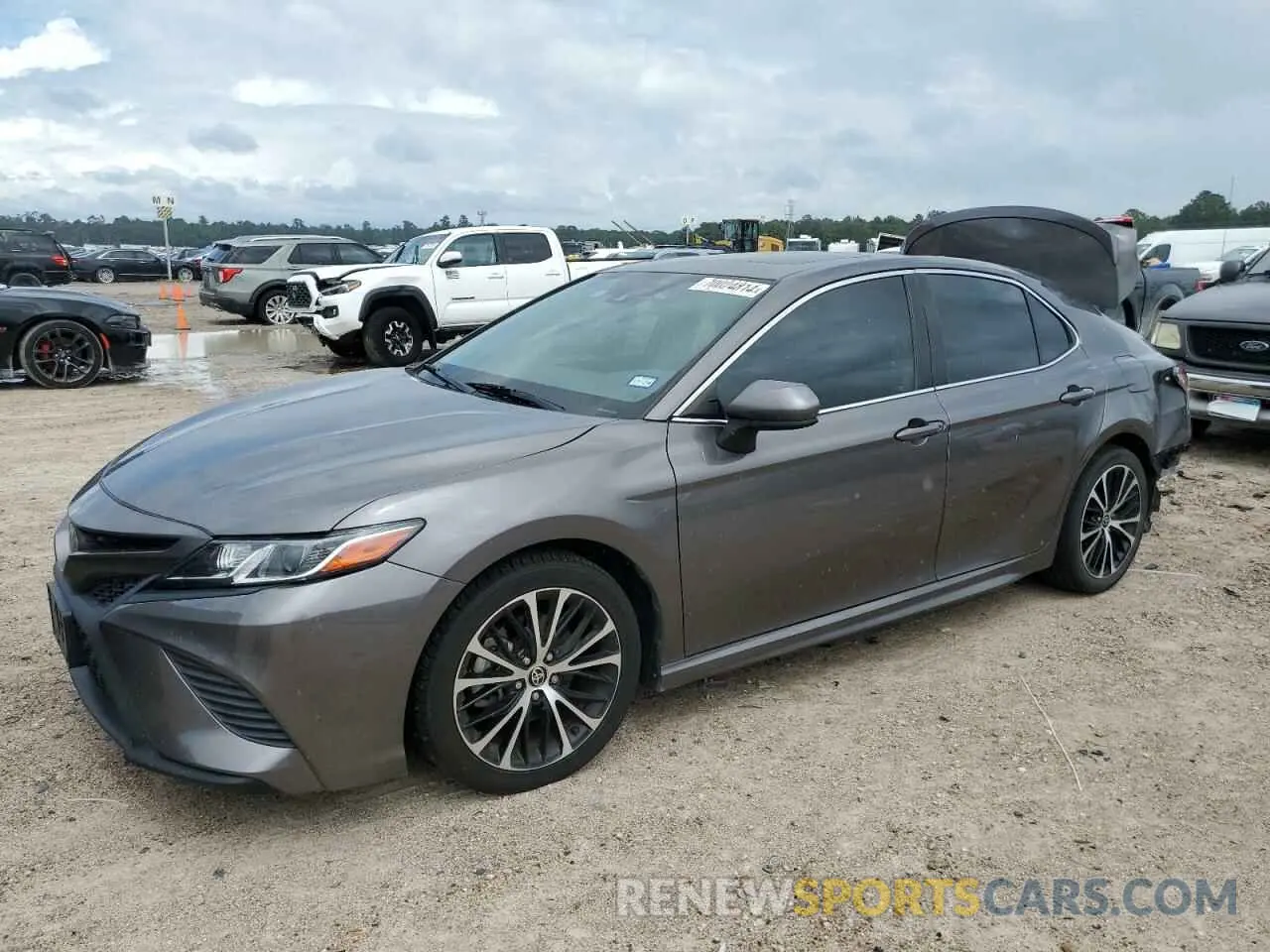 1 Photograph of a damaged car 4T1G11AK8LU502586 TOYOTA CAMRY 2020