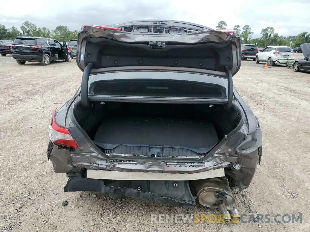 6 Photograph of a damaged car 4T1G11AK8LU502586 TOYOTA CAMRY 2020
