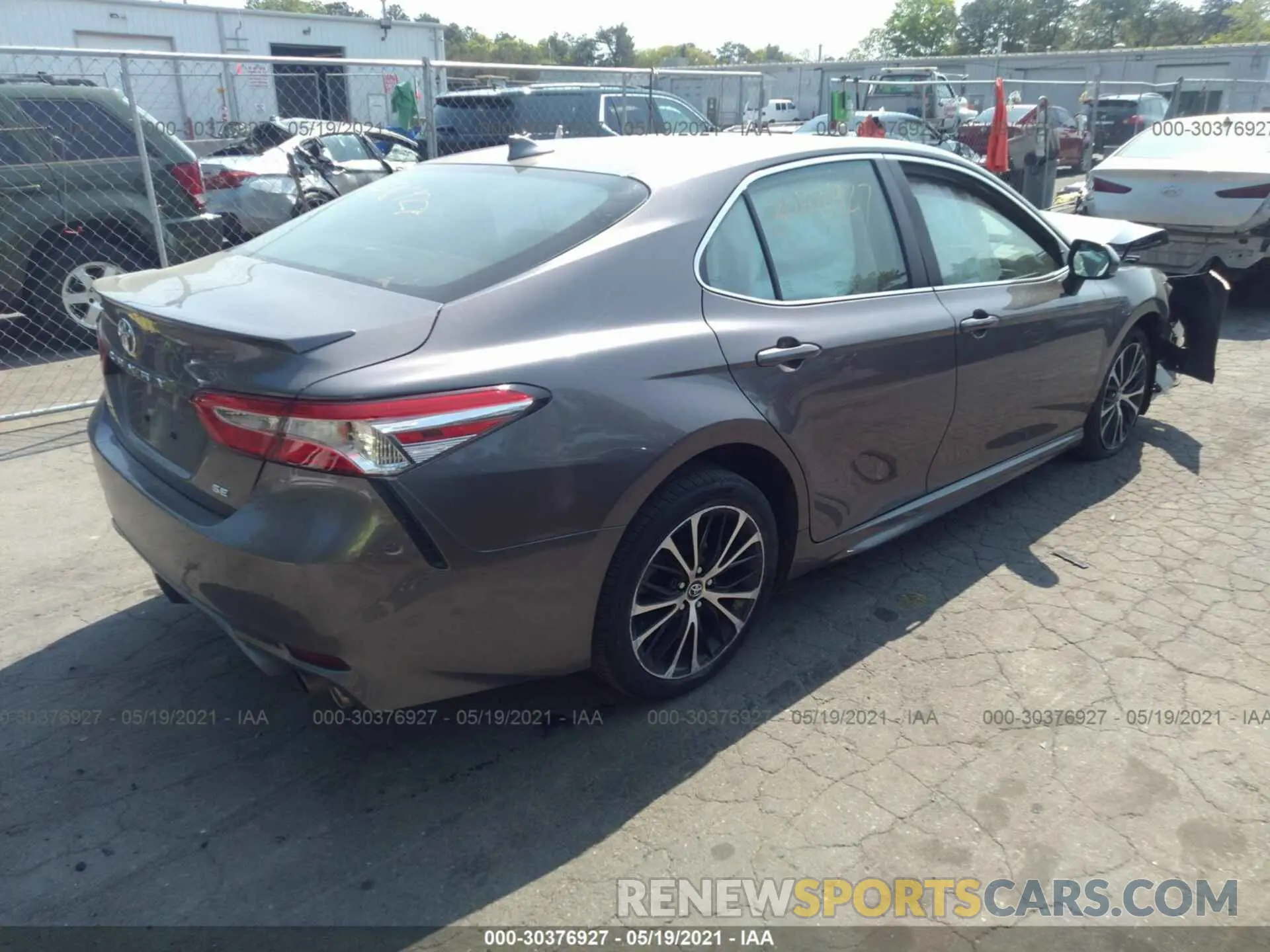 4 Фотография поврежденного автомобиля 4T1G11AK8LU871299 TOYOTA CAMRY 2020