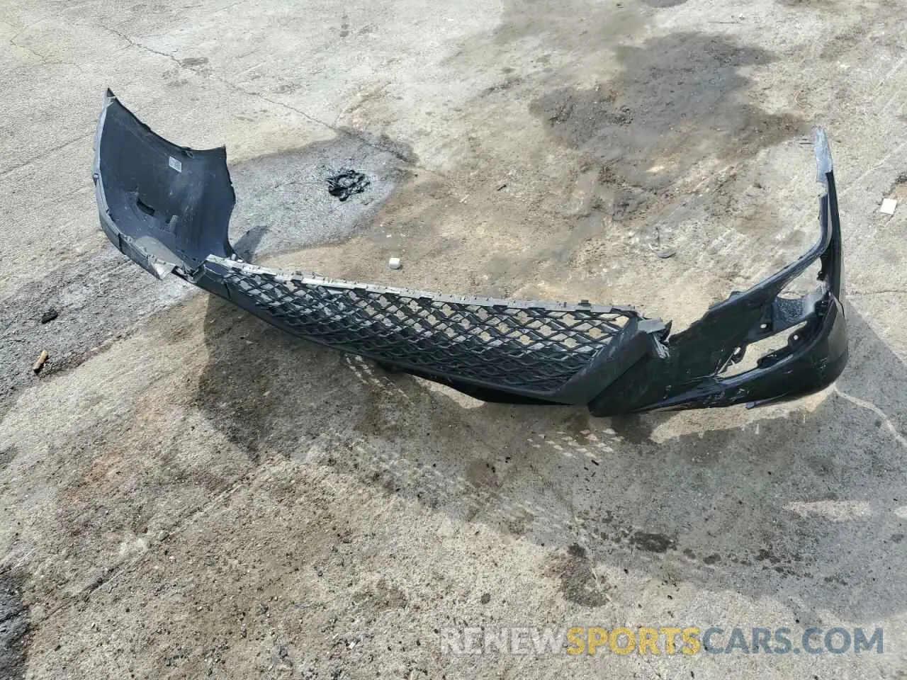 12 Photograph of a damaged car 4T1G11AK8LU895733 TOYOTA CAMRY 2020