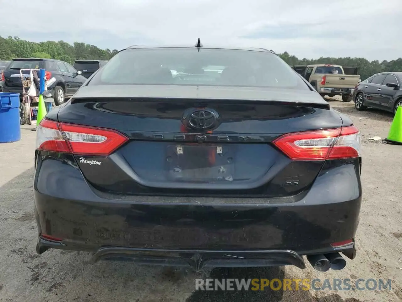 6 Photograph of a damaged car 4T1G11AK8LU895733 TOYOTA CAMRY 2020