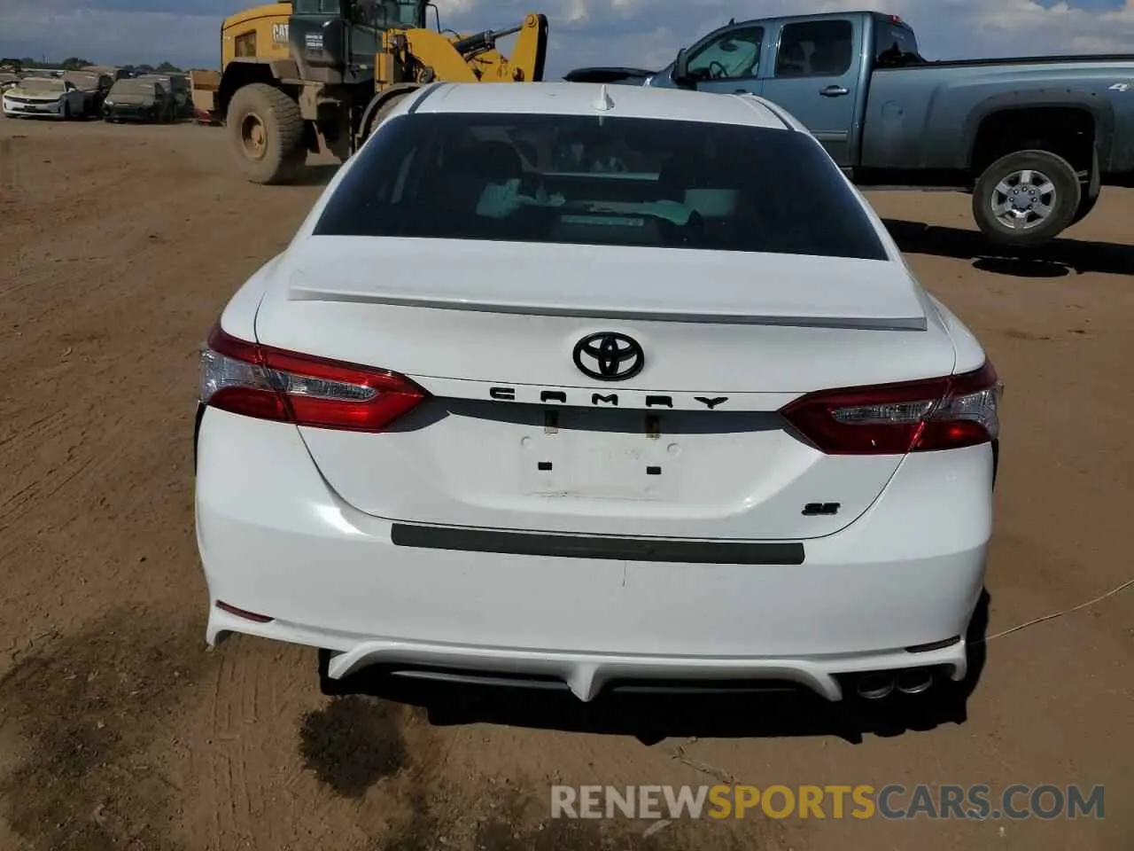 6 Photograph of a damaged car 4T1G11AK8LU897076 TOYOTA CAMRY 2020