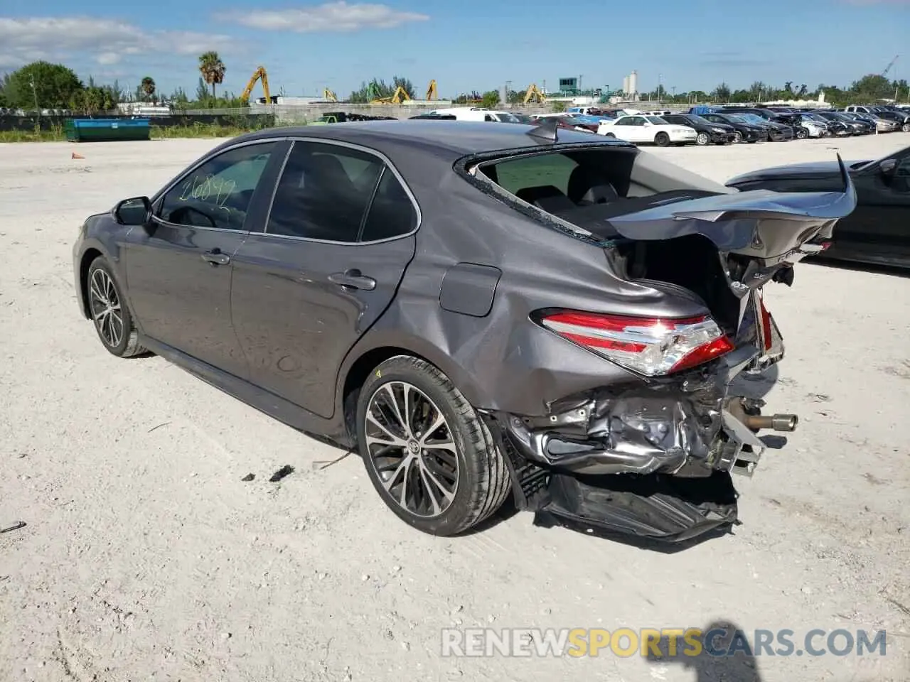 3 Фотография поврежденного автомобиля 4T1G11AK8LU899961 TOYOTA CAMRY 2020