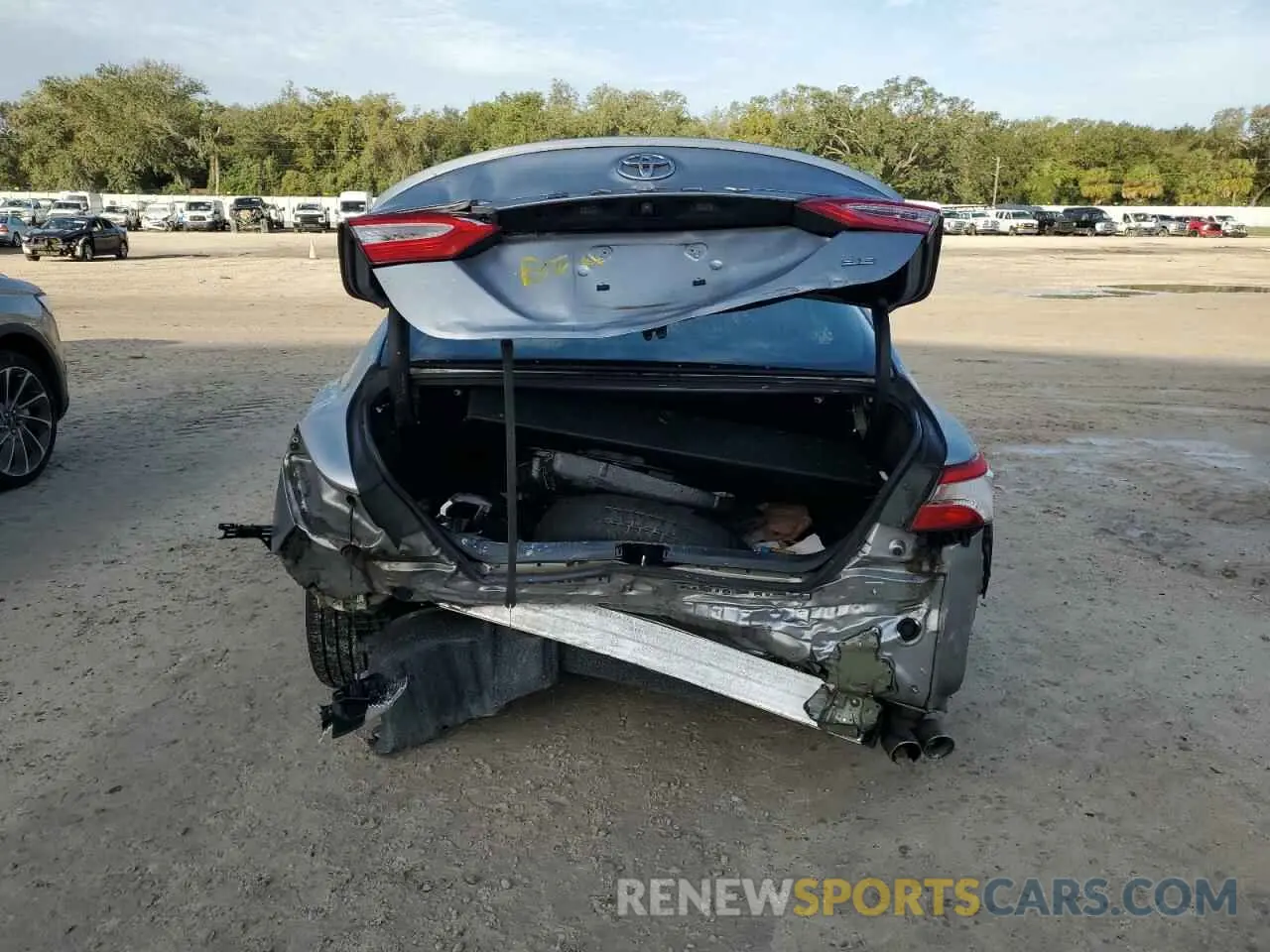 6 Photograph of a damaged car 4T1G11AK8LU904446 TOYOTA CAMRY 2020