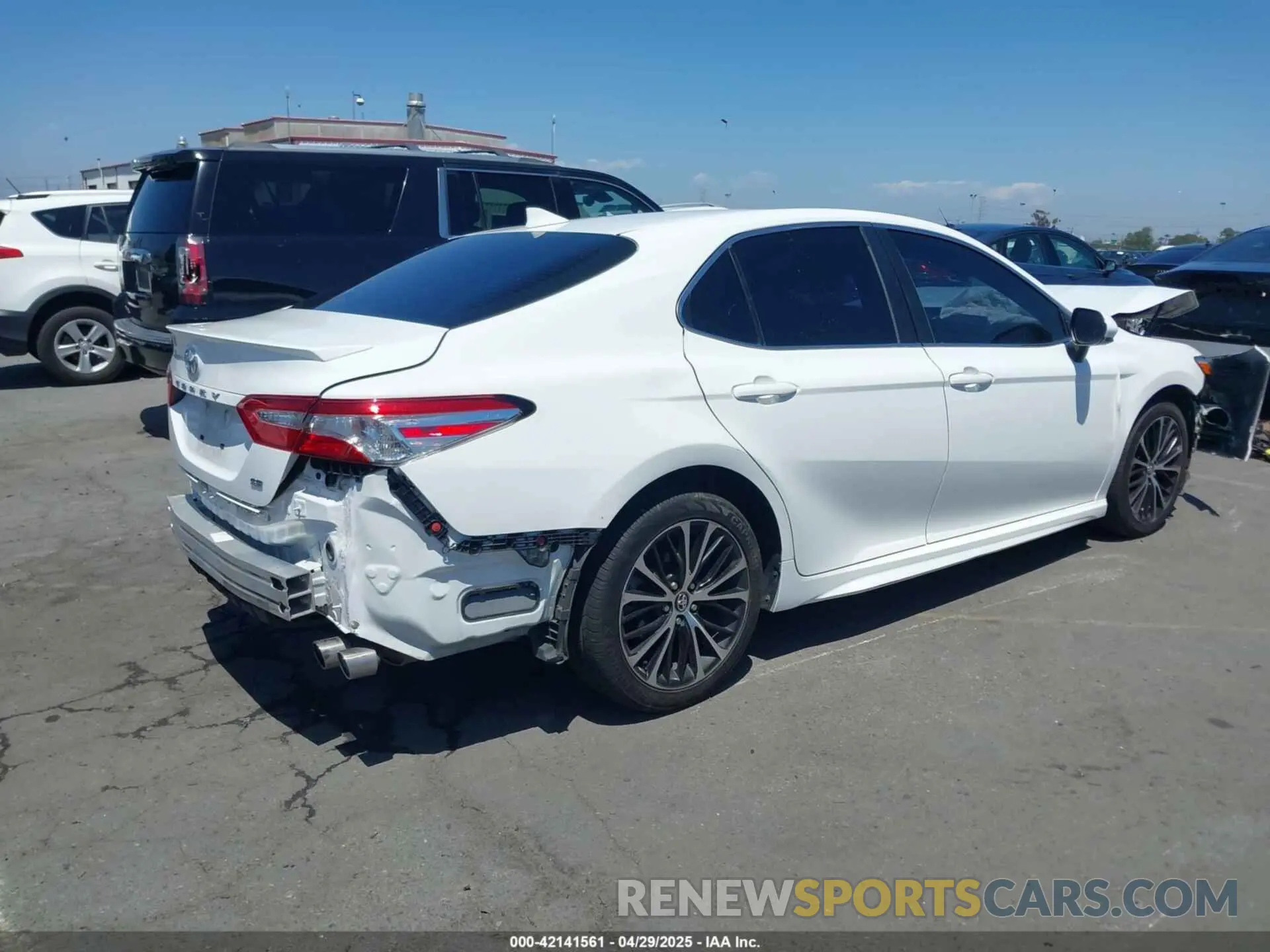 4 Фотография поврежденного автомобиля 4T1G11AK8LU913616 TOYOTA CAMRY 2020