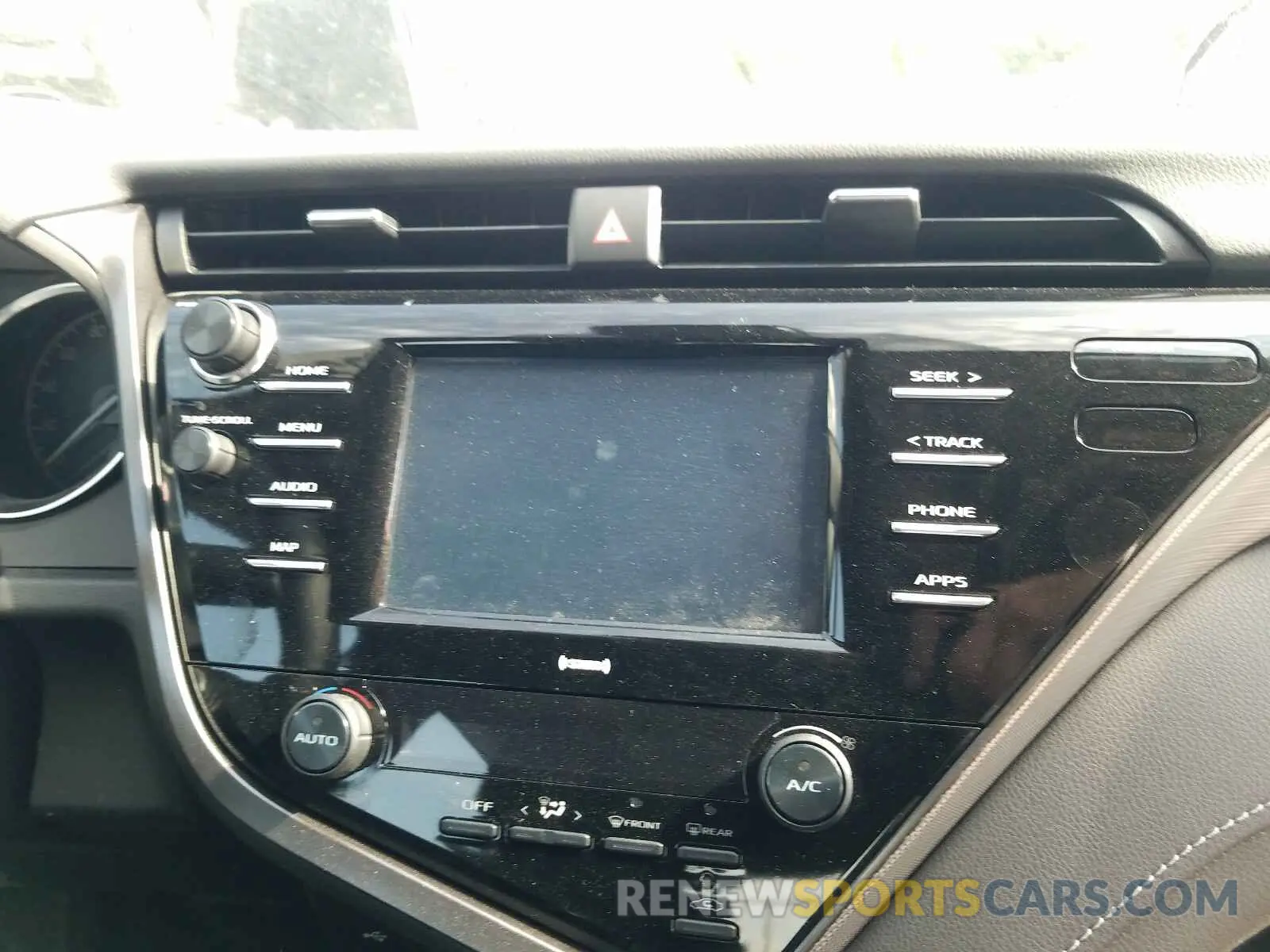 9 Photograph of a damaged car 4T1G11AK8LU943053 TOYOTA CAMRY 2020