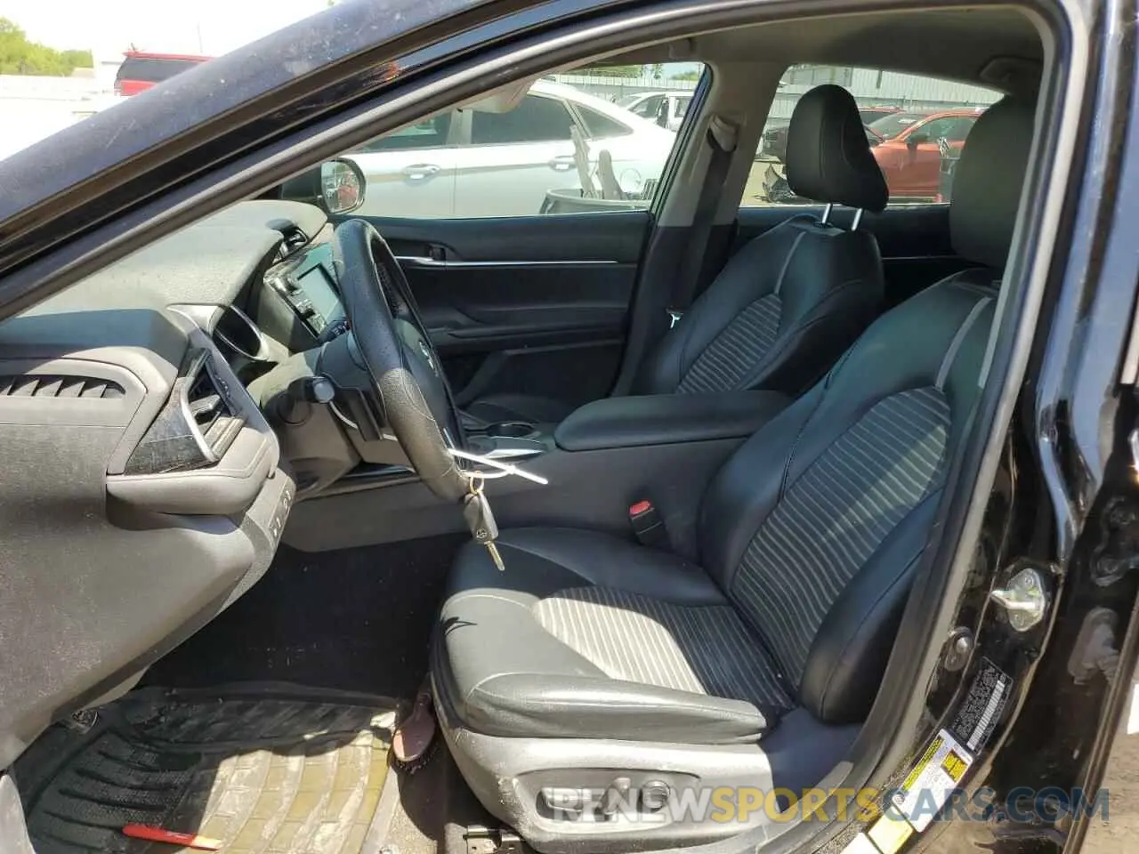 7 Photograph of a damaged car 4T1G11AK8LU947443 TOYOTA CAMRY 2020