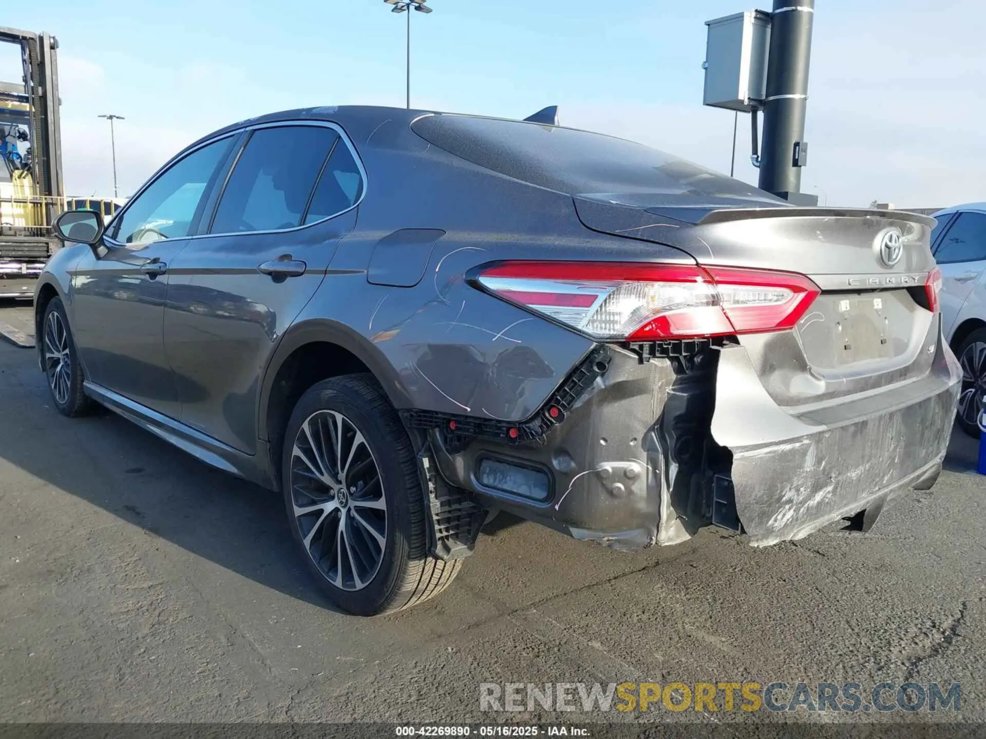 3 Фотография поврежденного автомобиля 4T1G11AK8LU965621 TOYOTA CAMRY 2020