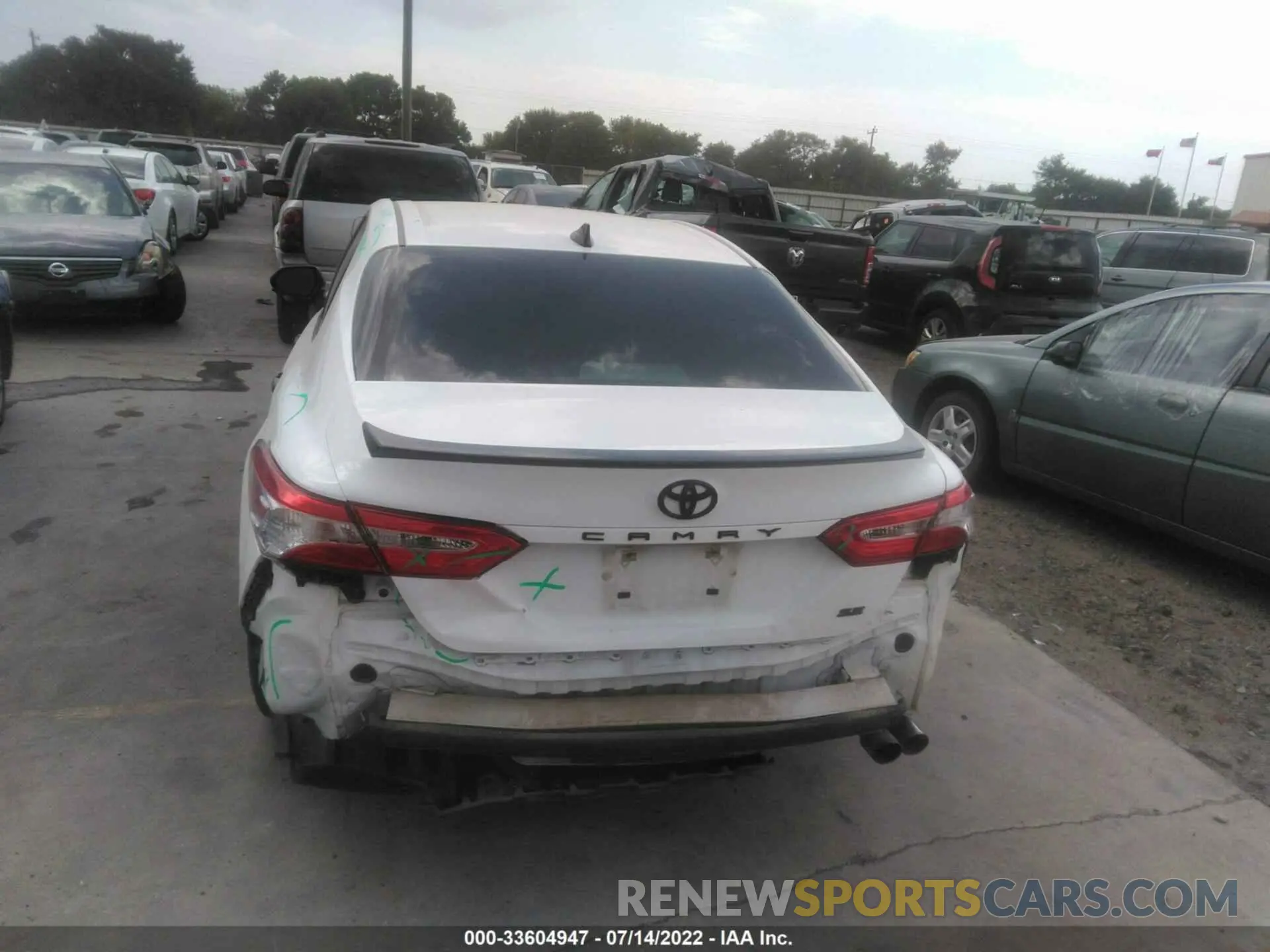 6 Photograph of a damaged car 4T1G11AK9LU309363 TOYOTA CAMRY 2020