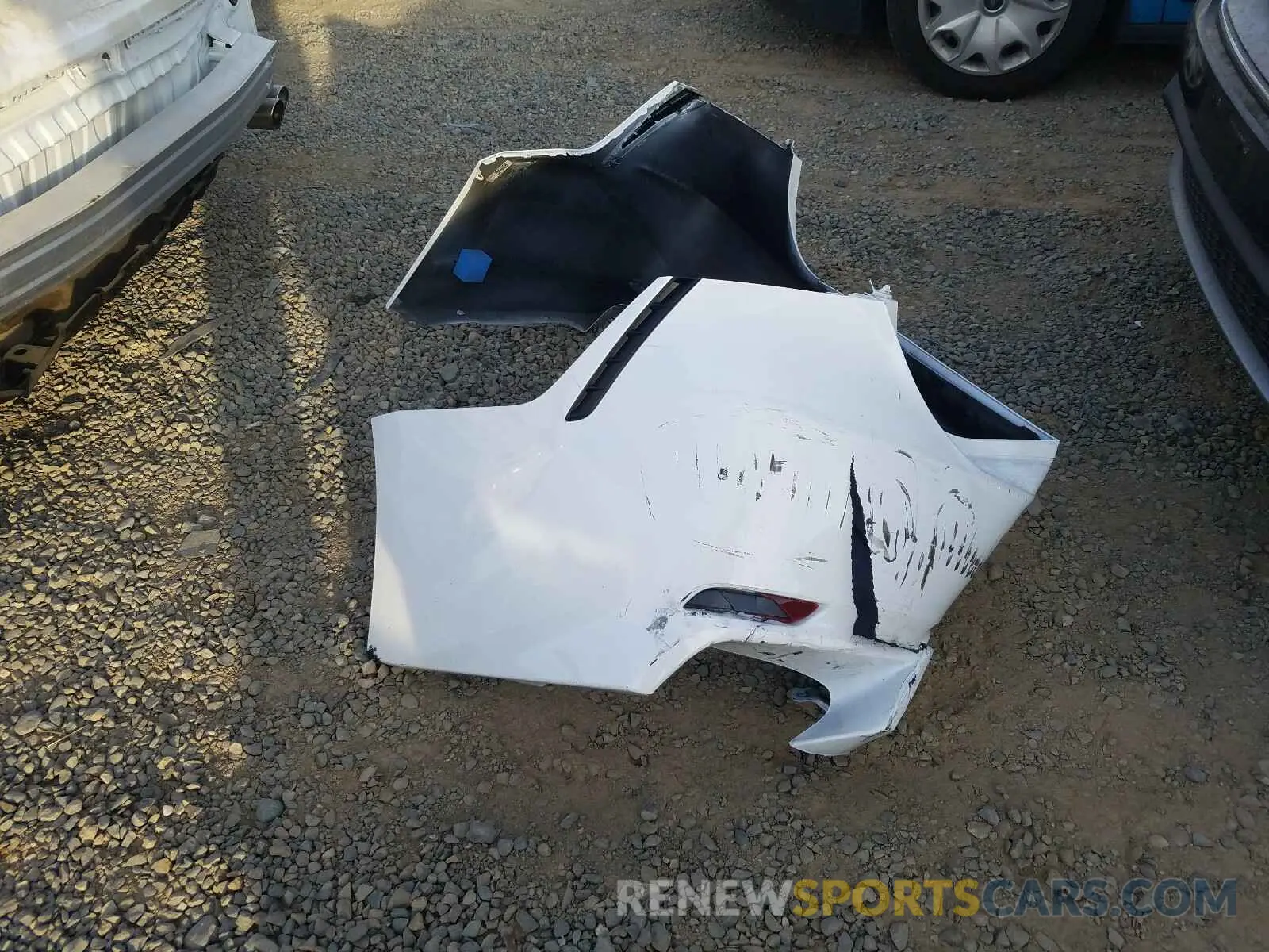 9 Photograph of a damaged car 4T1G11AK9LU332853 TOYOTA CAMRY 2020