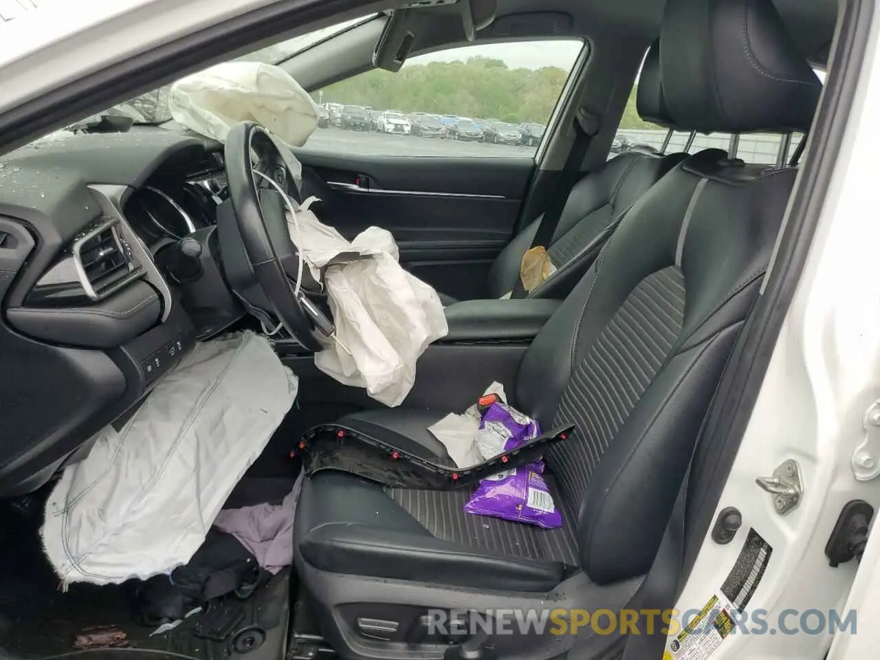 7 Photograph of a damaged car 4T1G11AK9LU345439 TOYOTA CAMRY 2020