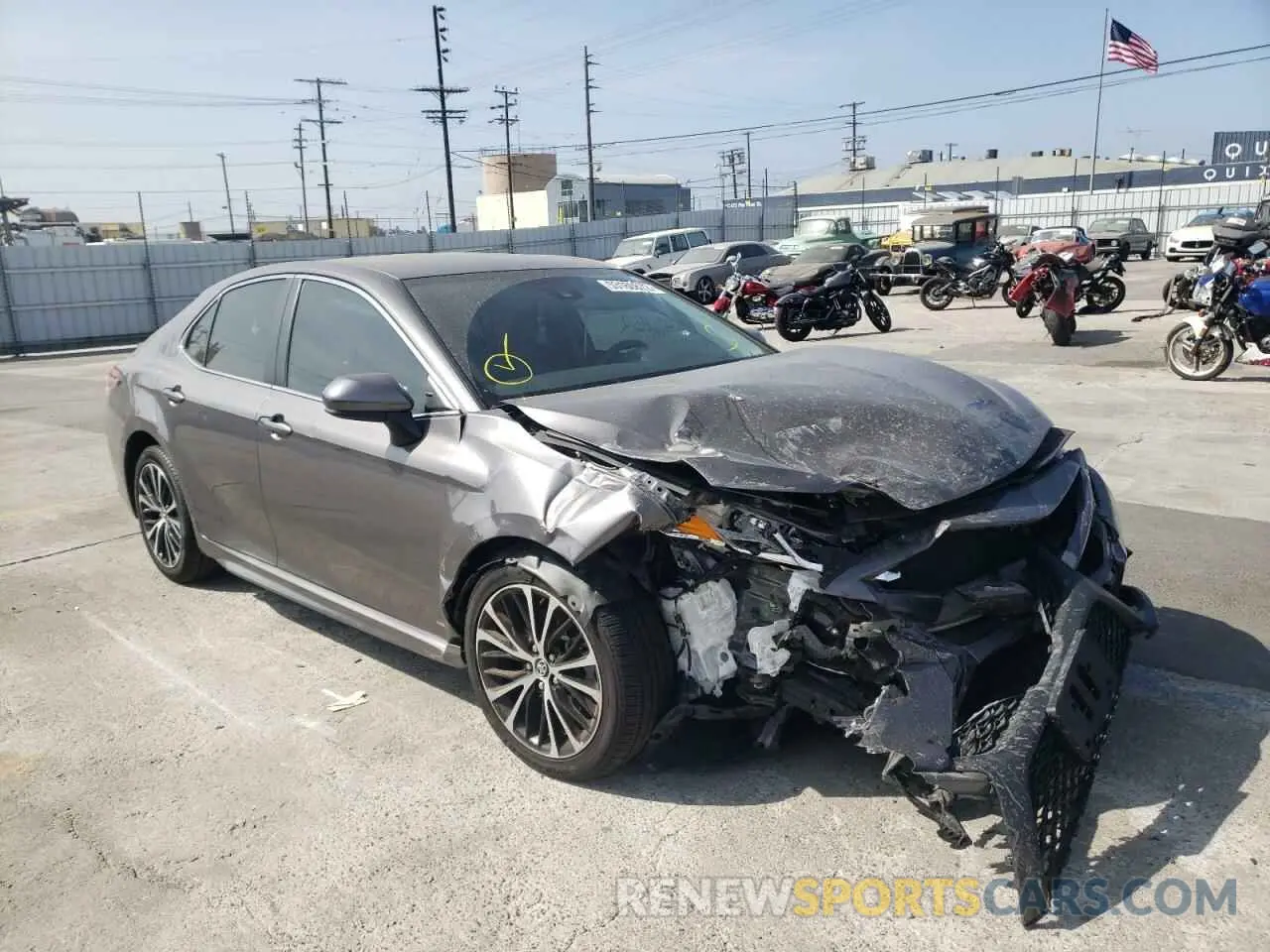 1 Photograph of a damaged car 4T1G11AK9LU345571 TOYOTA CAMRY 2020