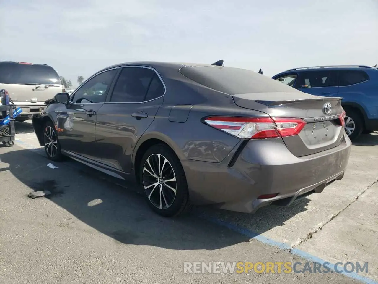 3 Photograph of a damaged car 4T1G11AK9LU345571 TOYOTA CAMRY 2020
