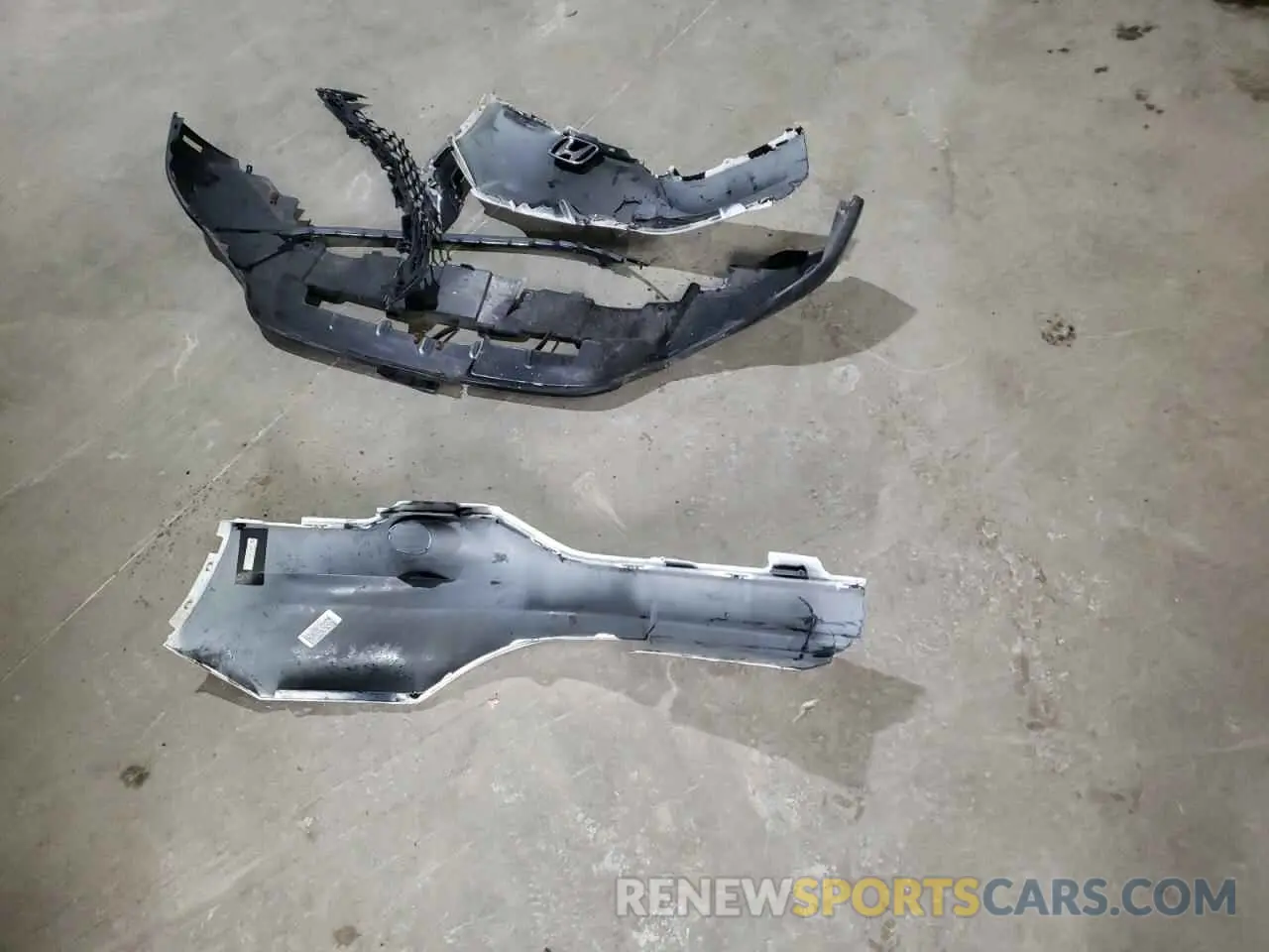 12 Photograph of a damaged car 4T1G11AK9LU359633 TOYOTA CAMRY 2020