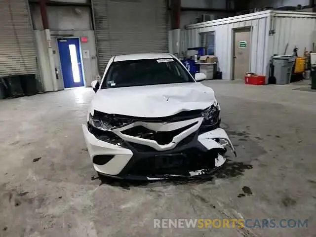 14 Photograph of a damaged car 4T1G11AK9LU359633 TOYOTA CAMRY 2020