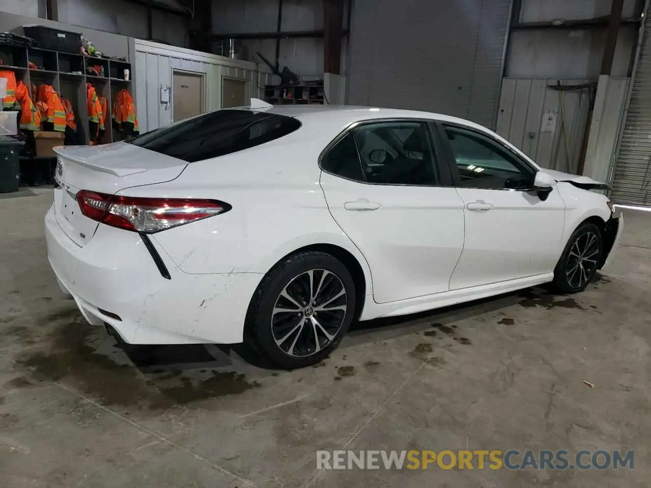3 Photograph of a damaged car 4T1G11AK9LU359633 TOYOTA CAMRY 2020