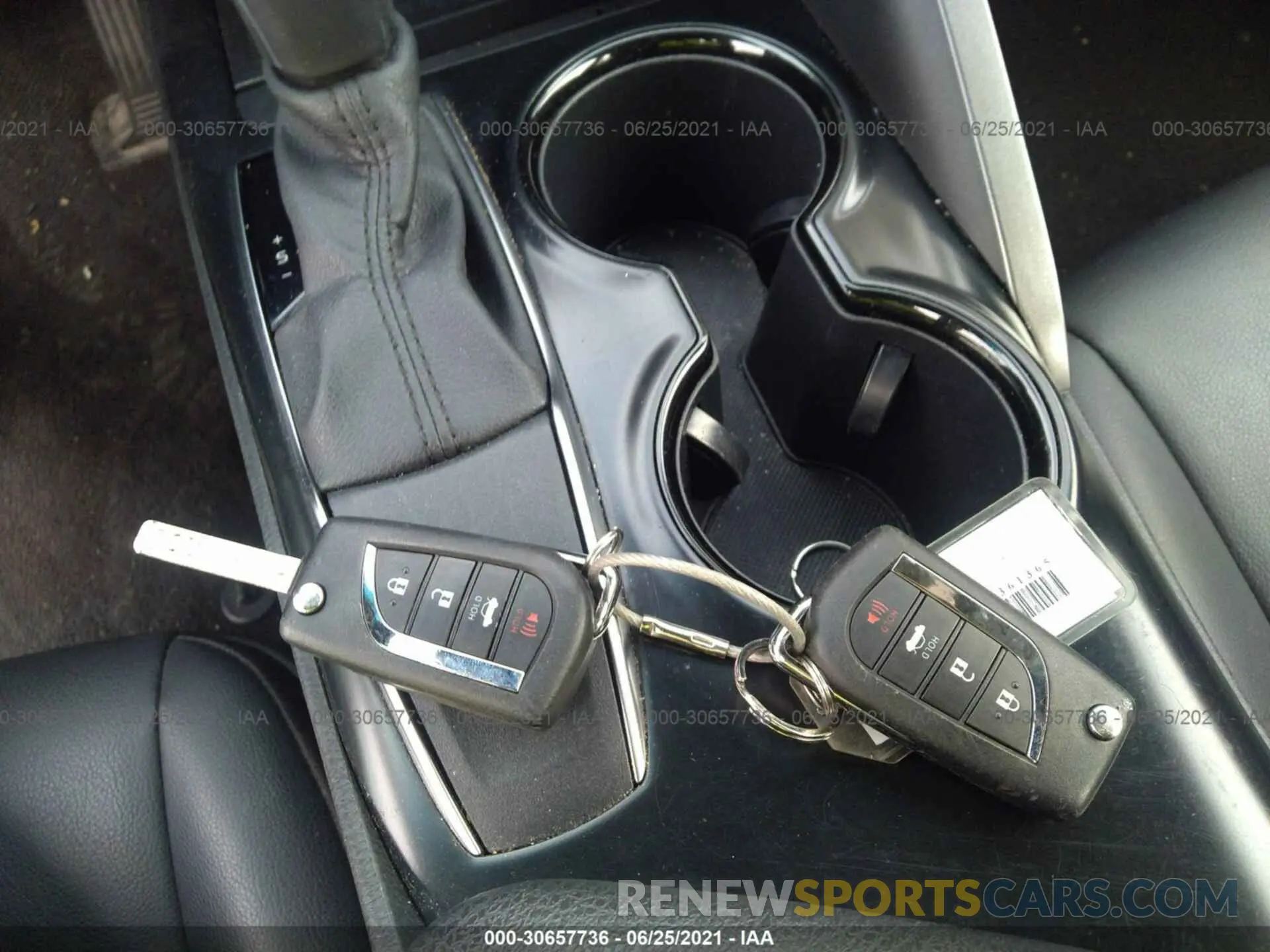 11 Photograph of a damaged car 4T1G11AK9LU361365 TOYOTA CAMRY 2020