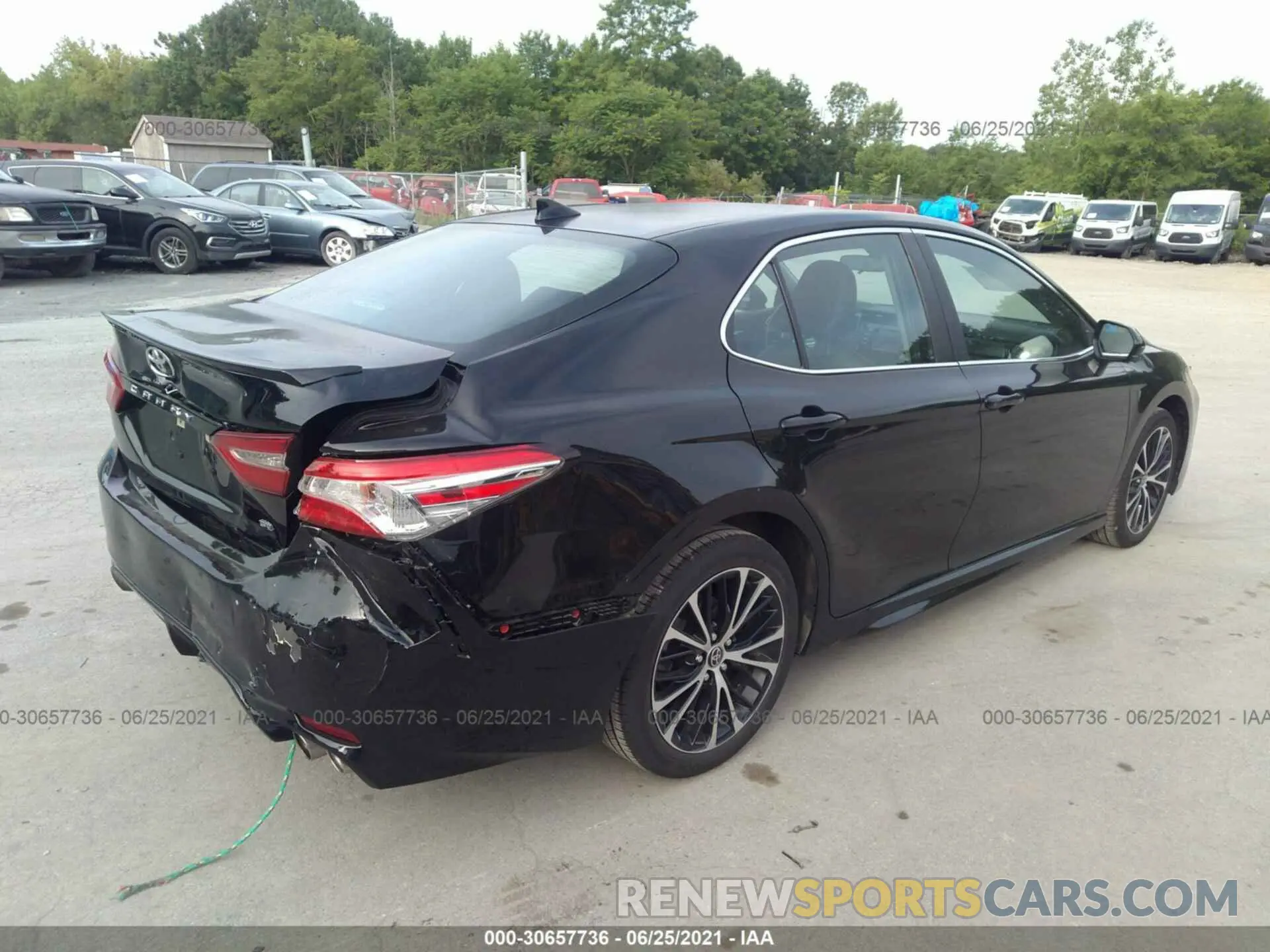 4 Photograph of a damaged car 4T1G11AK9LU361365 TOYOTA CAMRY 2020