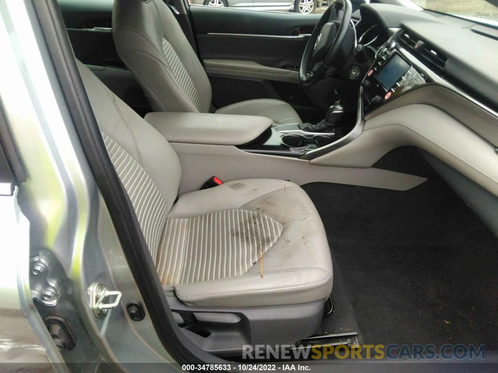 5 Photograph of a damaged car 4T1G11AK9LU363407 TOYOTA CAMRY 2020