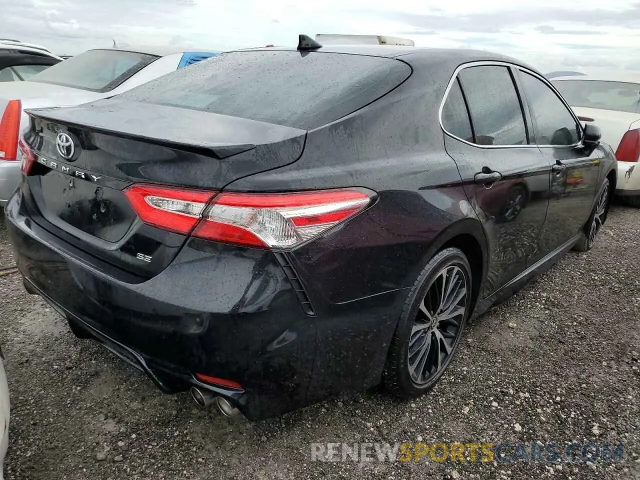 4 Photograph of a damaged car 4T1G11AK9LU363875 TOYOTA CAMRY 2020