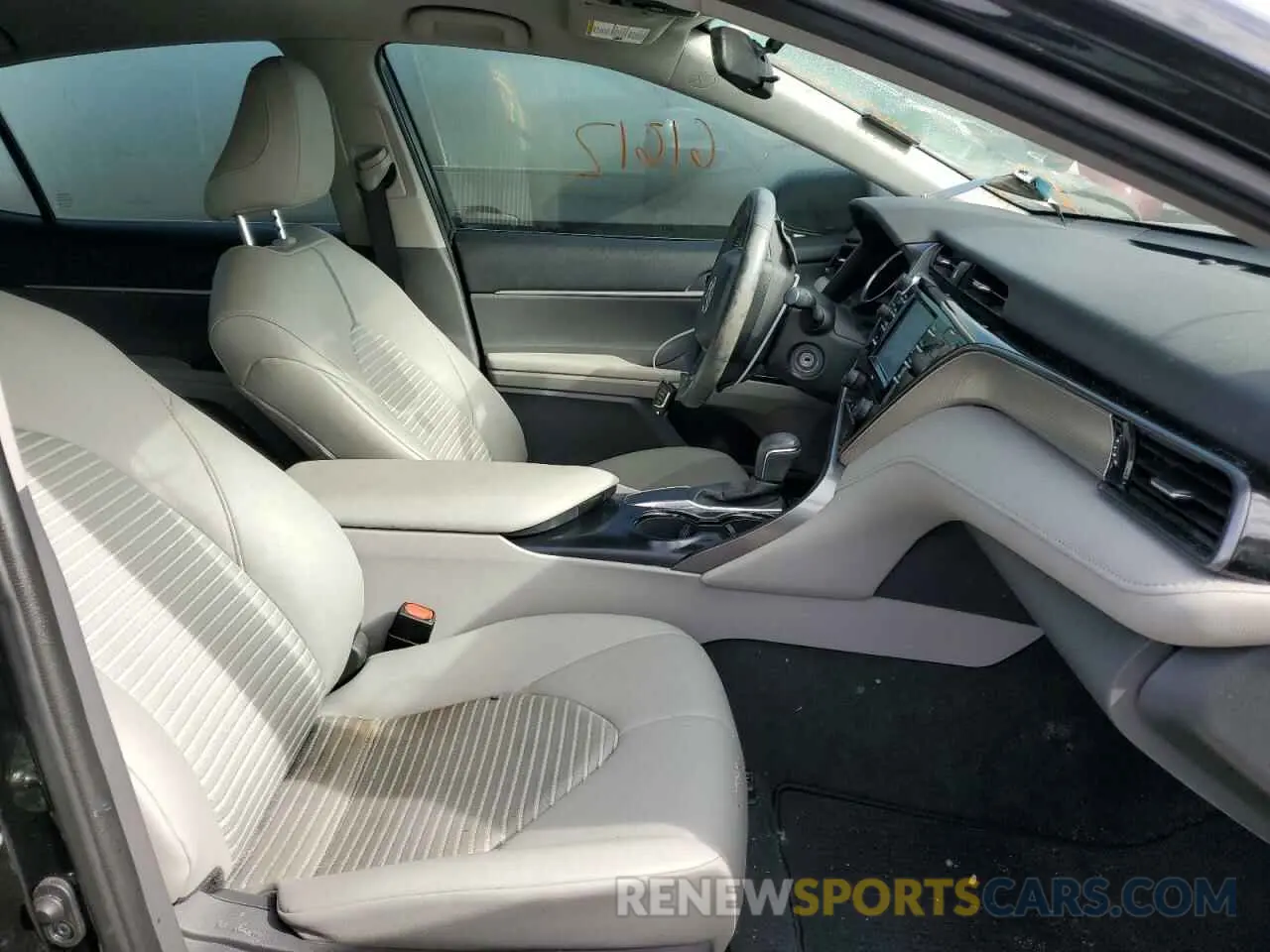 5 Photograph of a damaged car 4T1G11AK9LU363875 TOYOTA CAMRY 2020