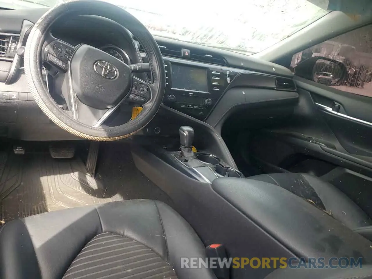 8 Photograph of a damaged car 4T1G11AK9LU374052 TOYOTA CAMRY 2020