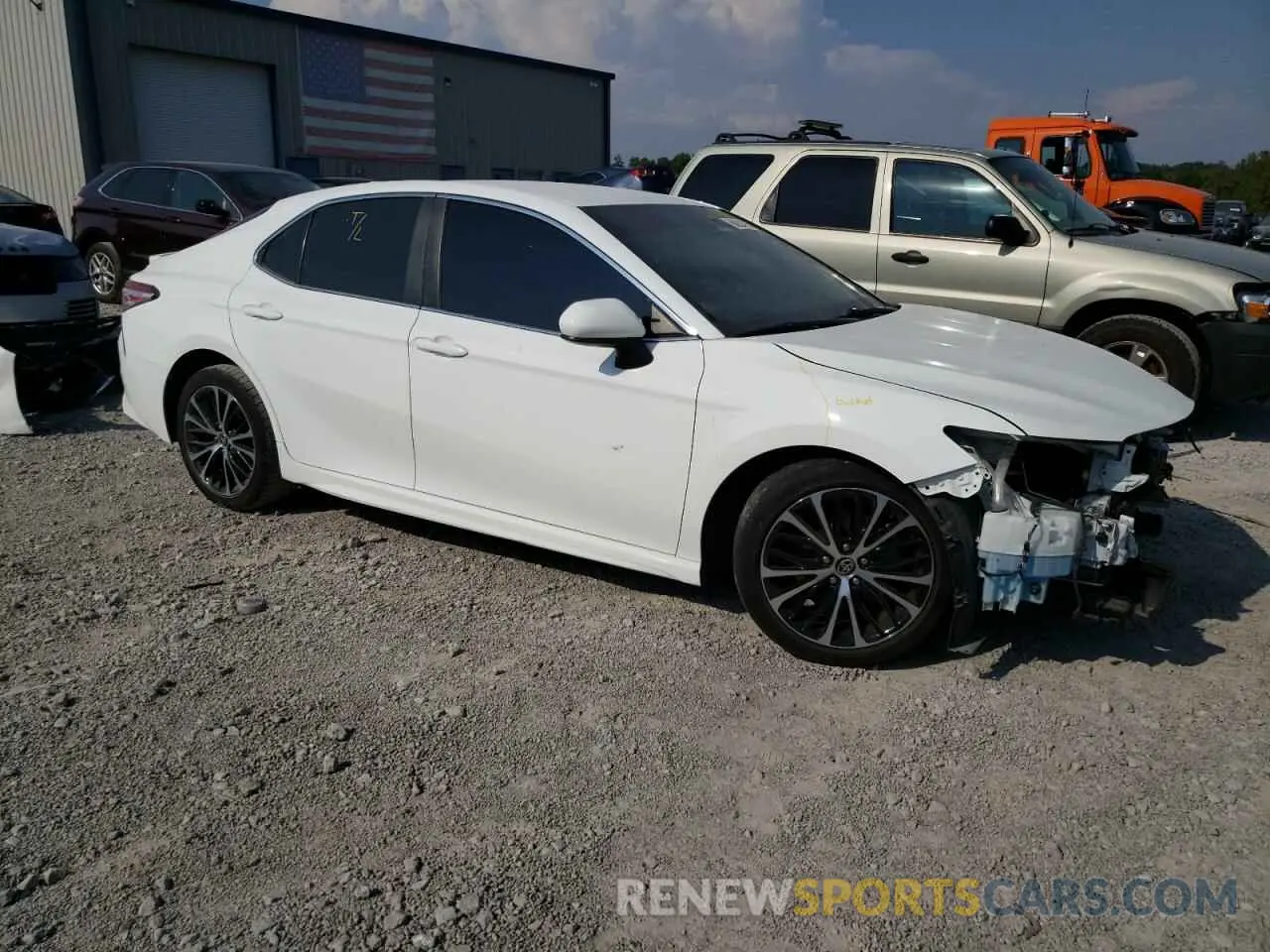 4 Photograph of a damaged car 4T1G11AK9LU380742 TOYOTA CAMRY 2020