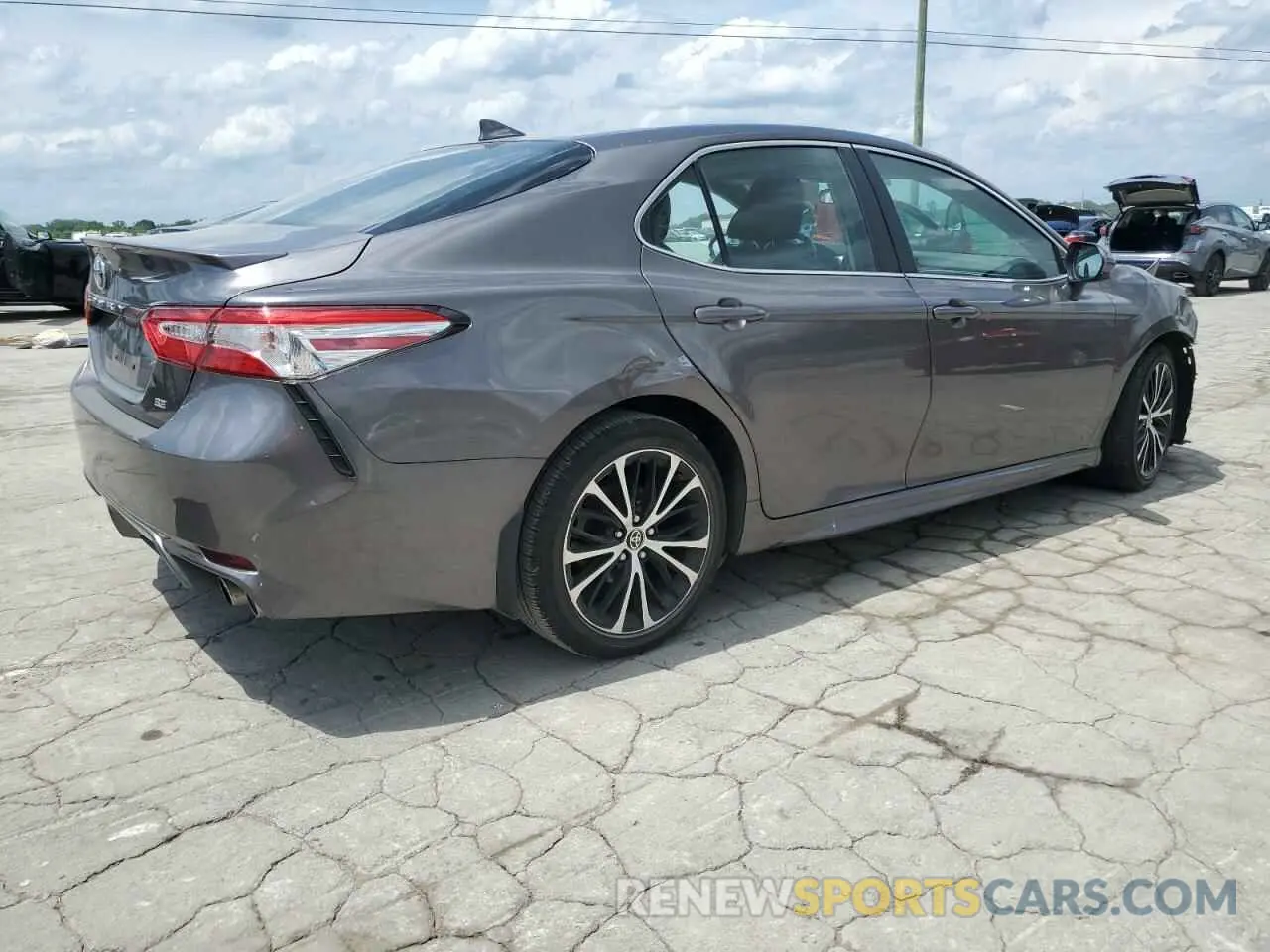 3 Фотография поврежденного автомобиля 4T1G11AK9LU504153 TOYOTA CAMRY 2020