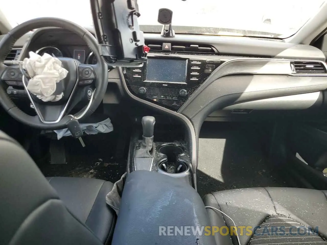 8 Photograph of a damaged car 4T1G11AK9LU508073 TOYOTA CAMRY 2020