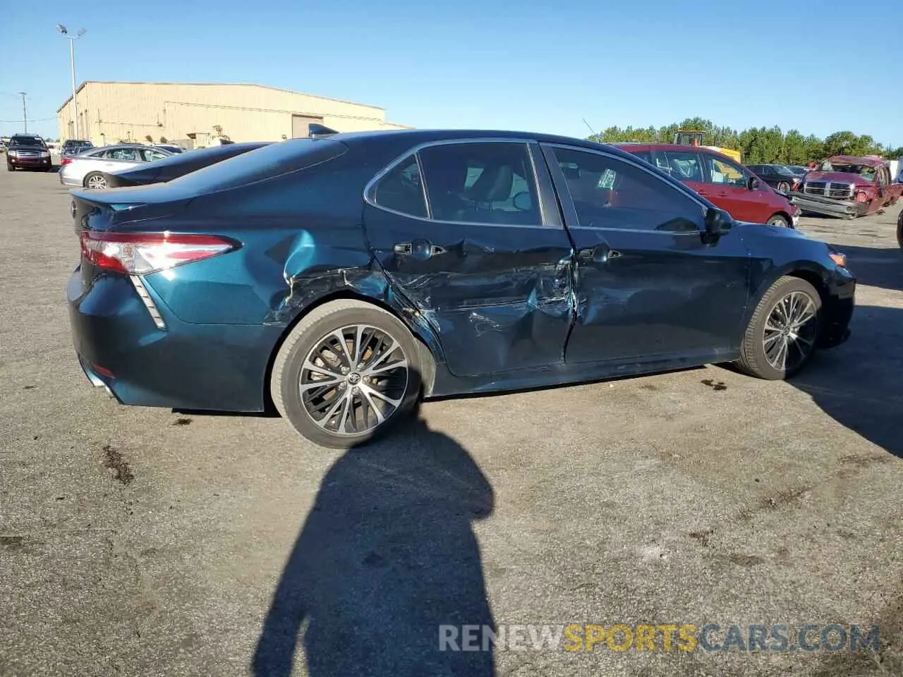 3 Фотография поврежденного автомобиля 4T1G11AK9LU510020 TOYOTA CAMRY 2020