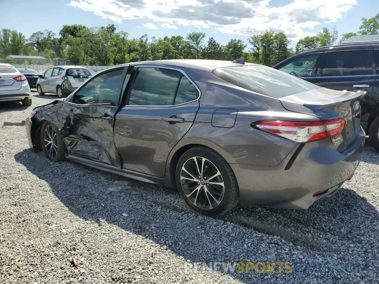 2 Фотография поврежденного автомобиля 4T1G11AK9LU902852 TOYOTA CAMRY 2020