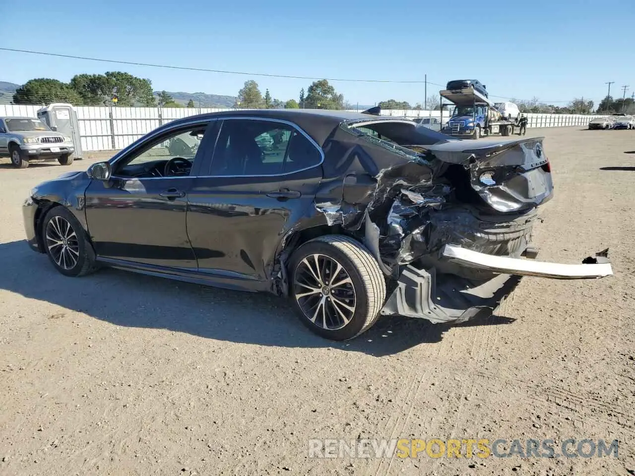 2 Photograph of a damaged car 4T1G11AK9LU905511 TOYOTA CAMRY 2020