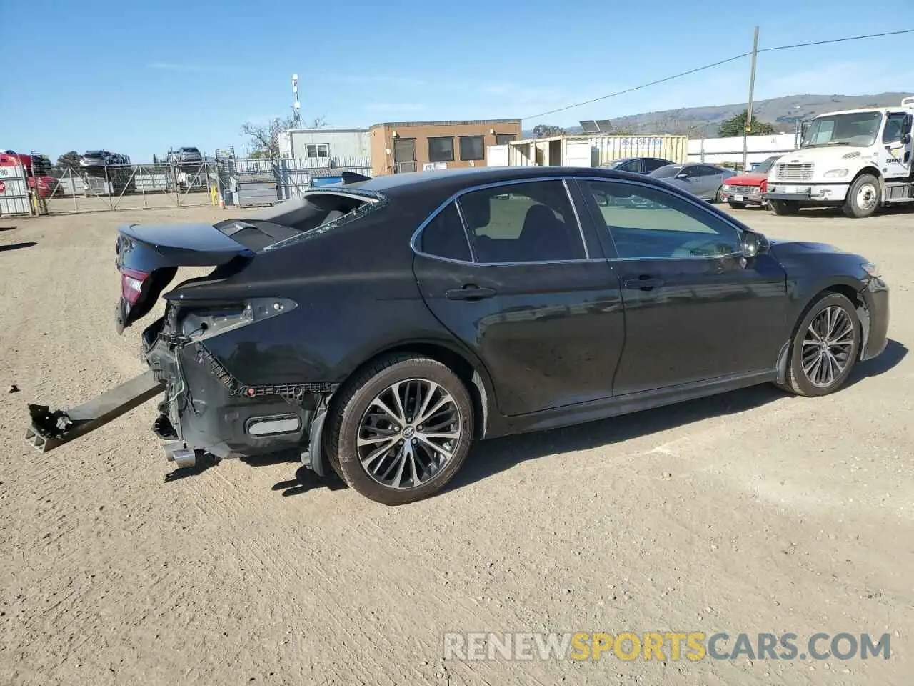 3 Photograph of a damaged car 4T1G11AK9LU905511 TOYOTA CAMRY 2020