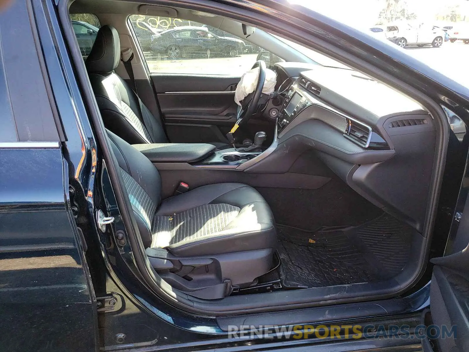 5 Photograph of a damaged car 4T1G11AK9LU909820 TOYOTA CAMRY 2020