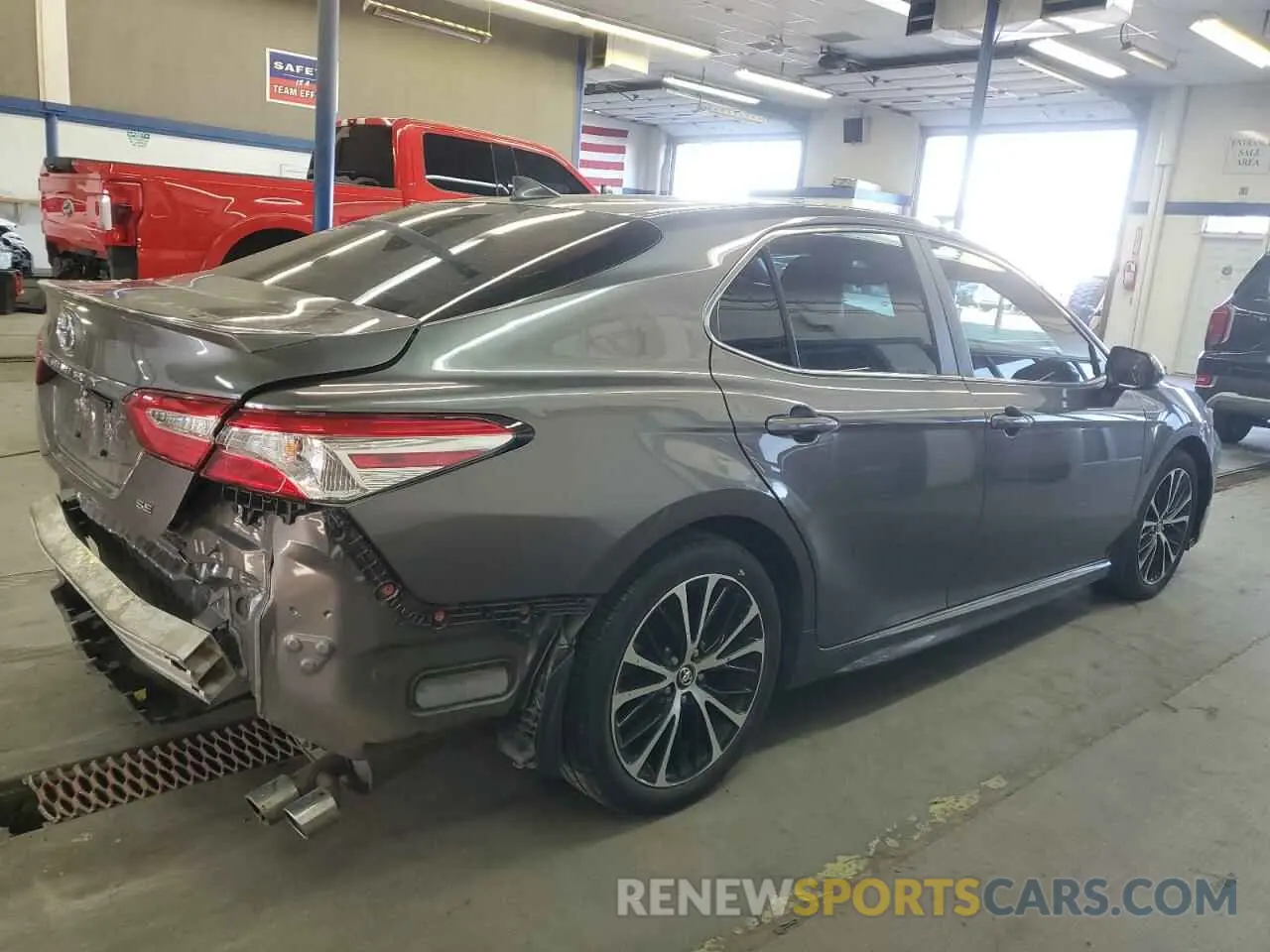 3 Фотография поврежденного автомобиля 4T1G11AK9LU911809 TOYOTA CAMRY 2020