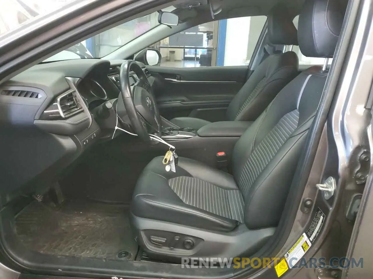 7 Фотография поврежденного автомобиля 4T1G11AK9LU911809 TOYOTA CAMRY 2020