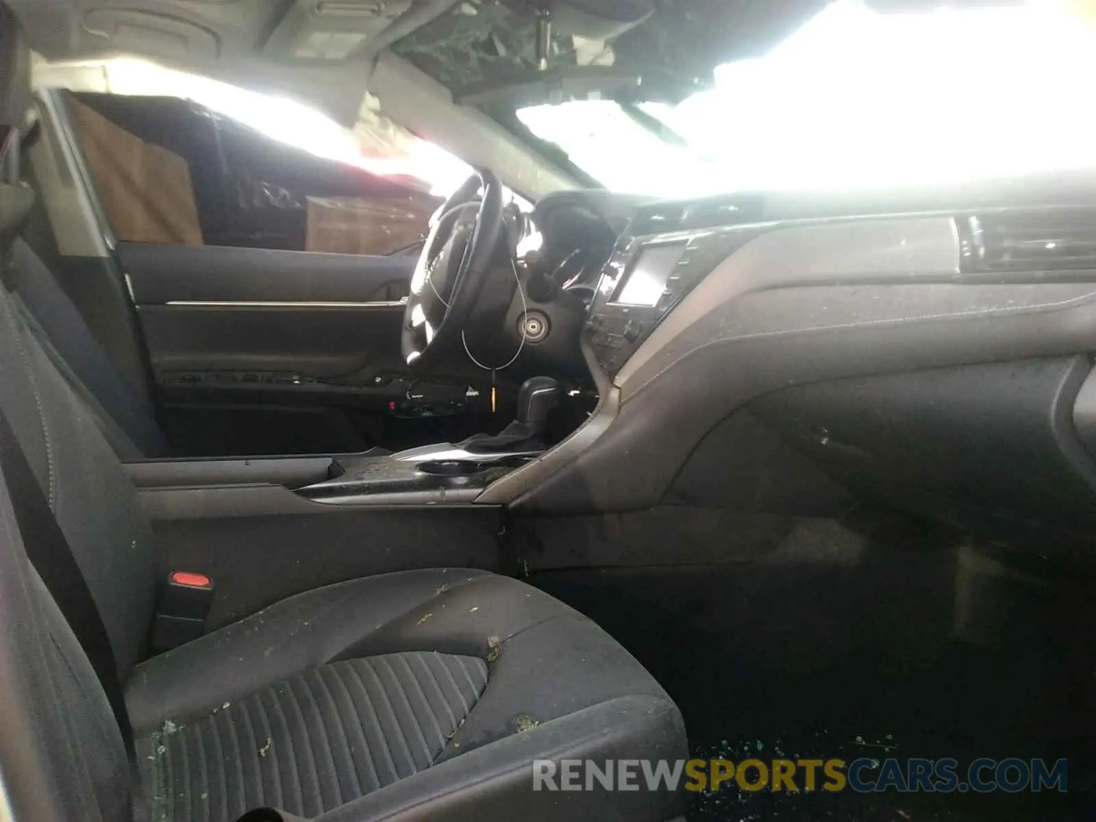 5 Photograph of a damaged car 4T1G11AK9LU926049 TOYOTA CAMRY 2020