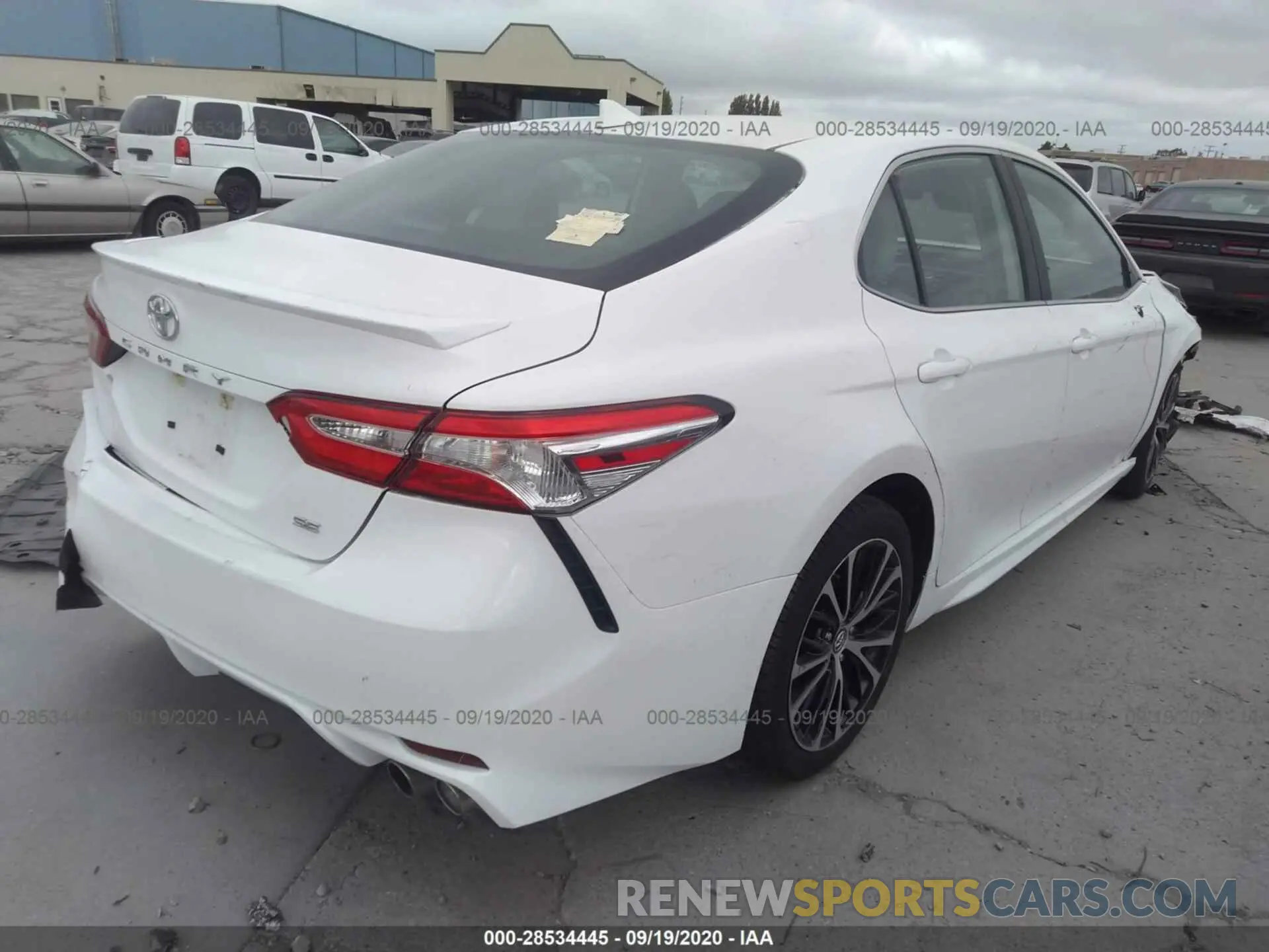4 Photograph of a damaged car 4T1G11AK9LU928237 TOYOTA CAMRY 2020